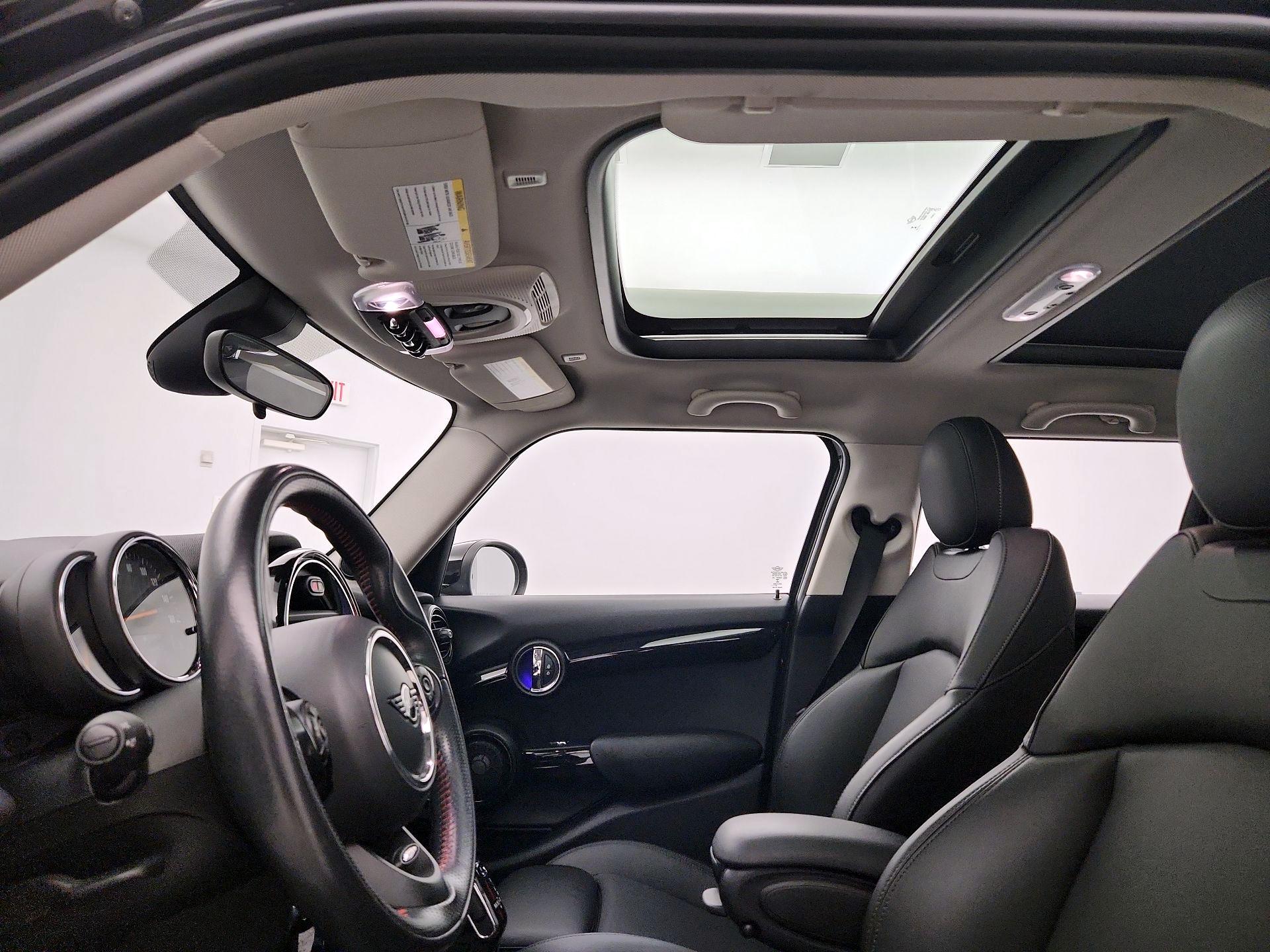 Thumbnail: 2020 MINI Cooper Hardtop - 20