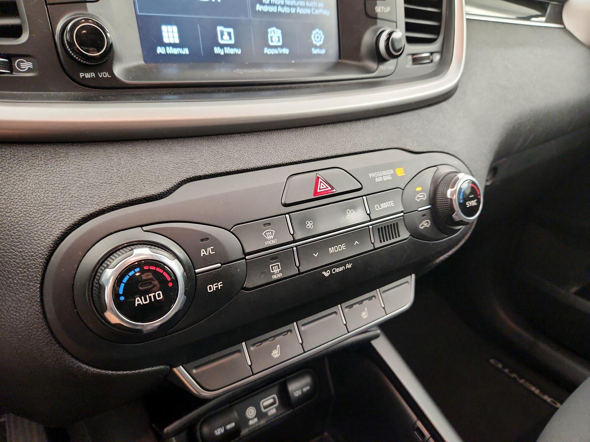 Thumbnail: 2018 Kia Sorento - 16
