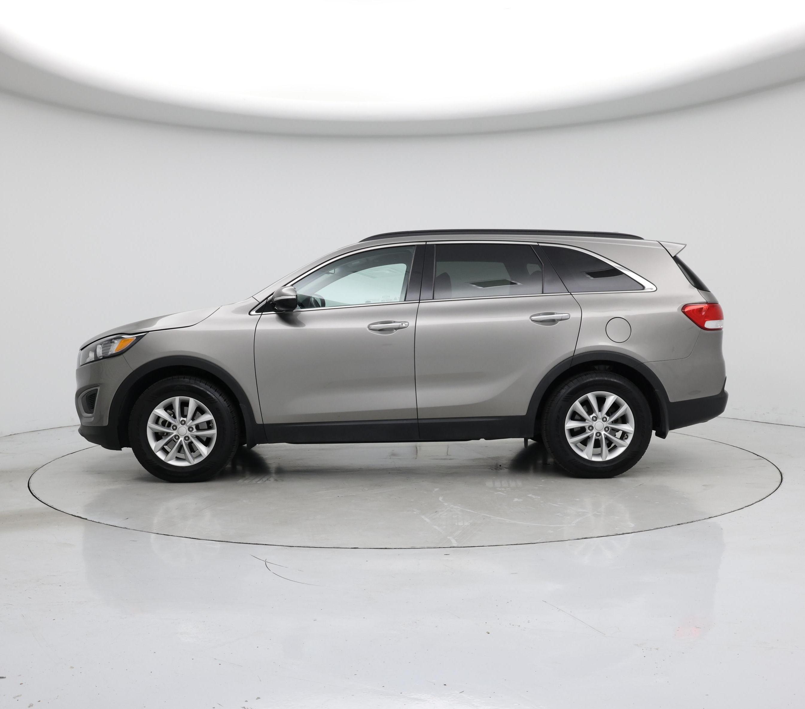 Thumbnail: 2018 Kia Sorento - 3