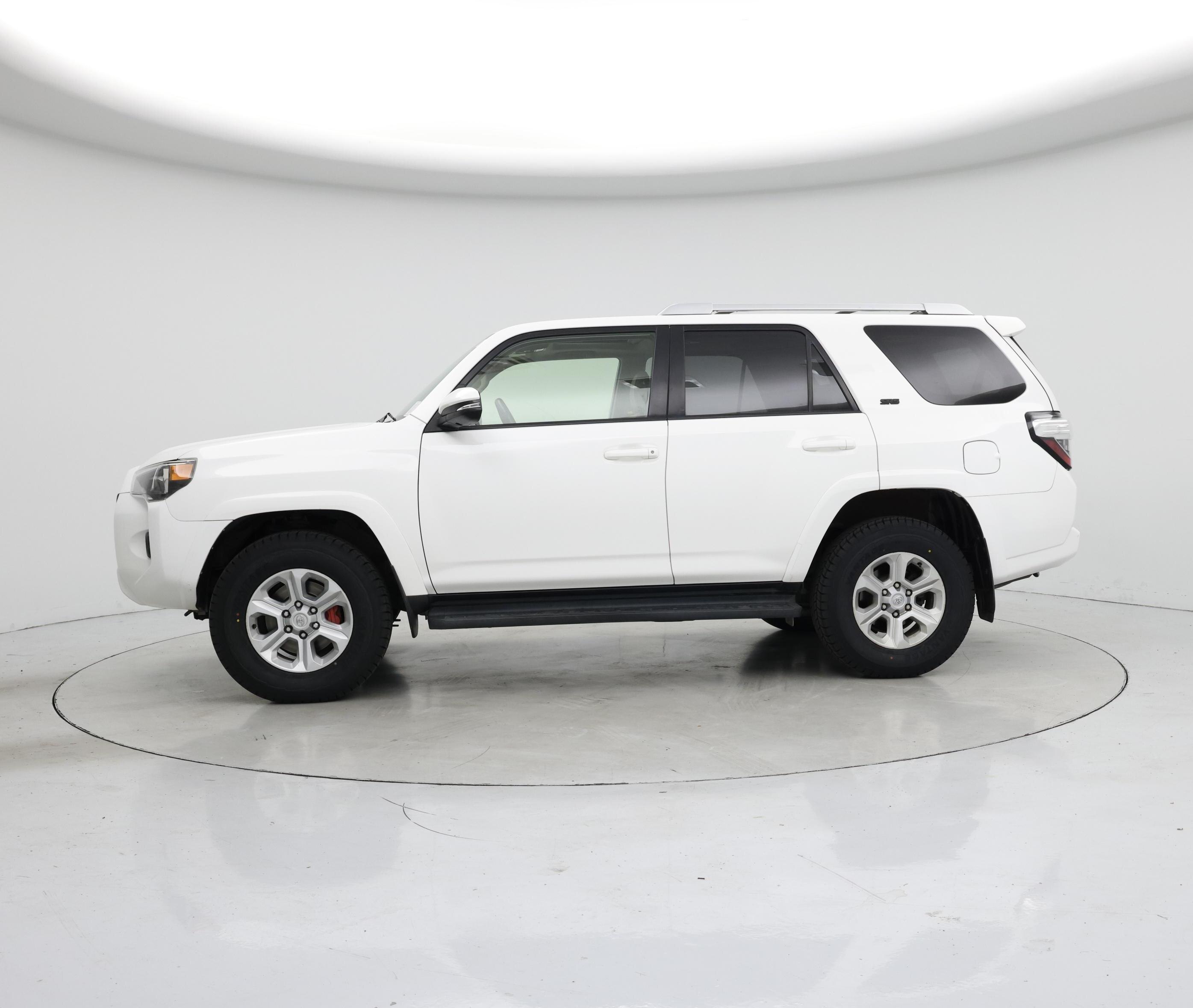 Thumbnail: 2018 Toyota 4Runner - 3