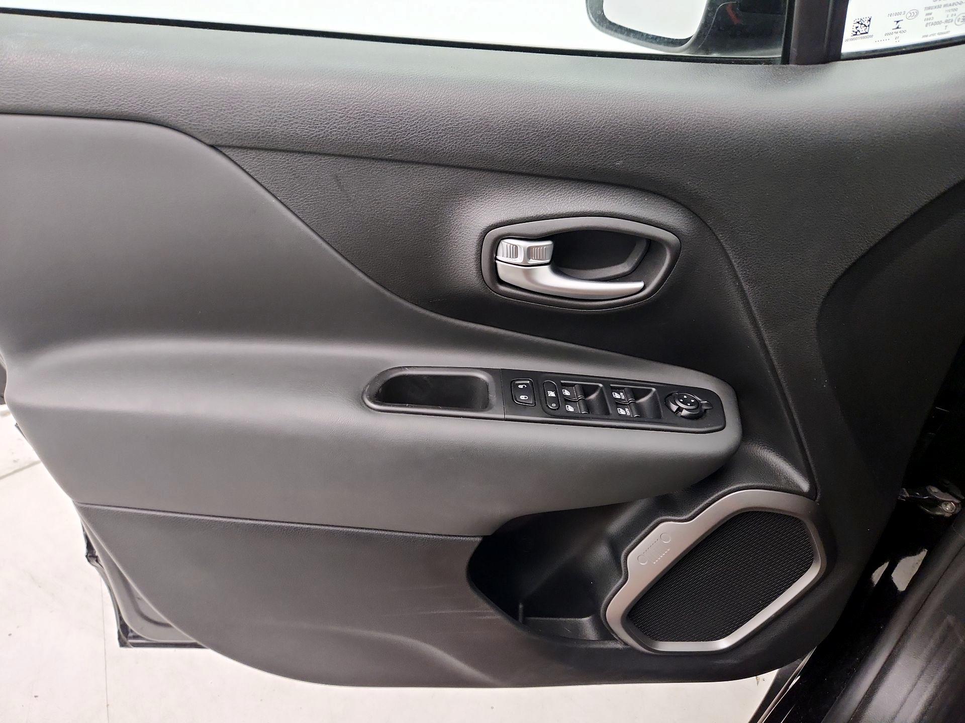 Thumbnail: 2020 Jeep Renegade - 12