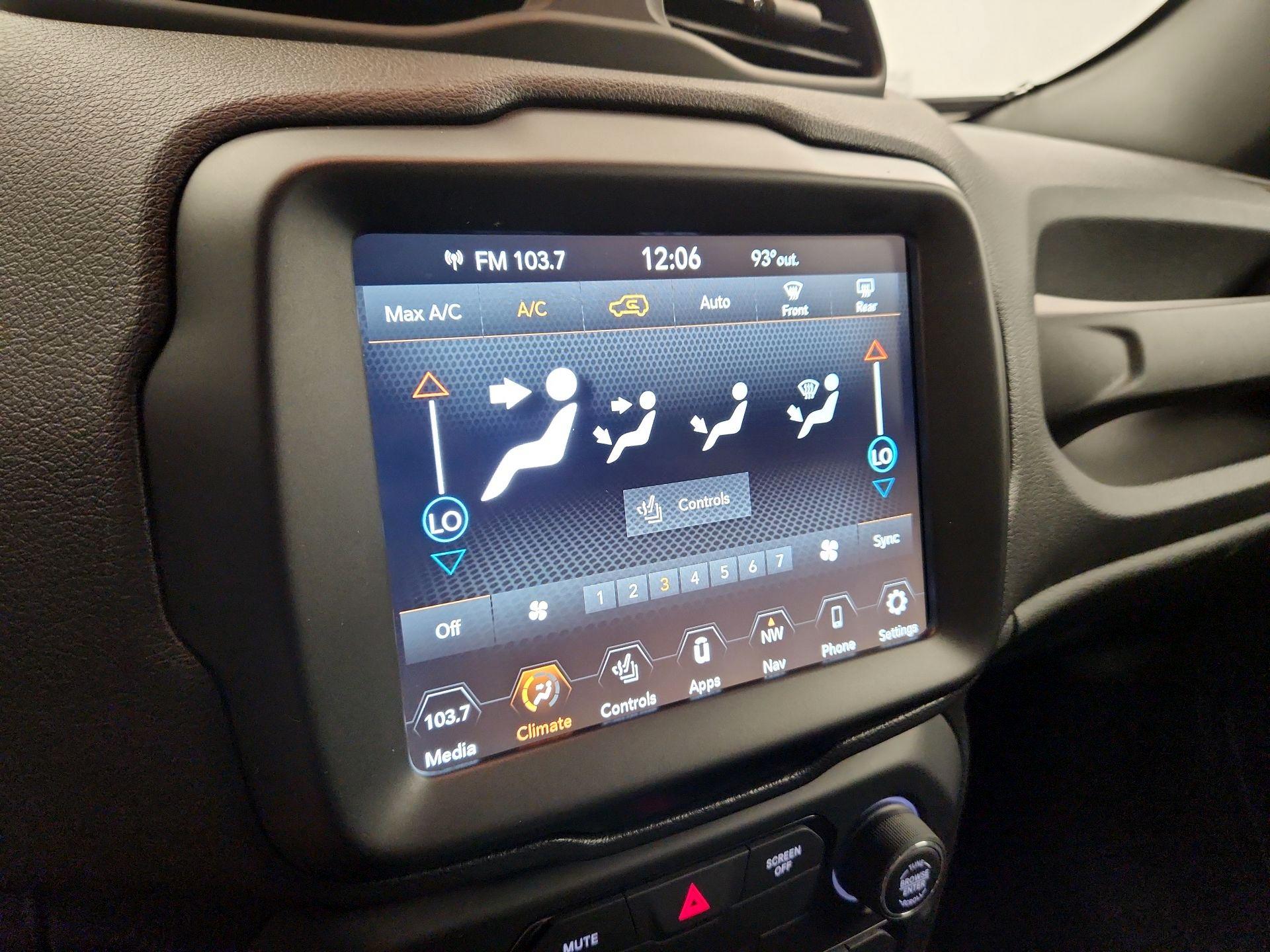 Thumbnail: 2020 Jeep Renegade - 17