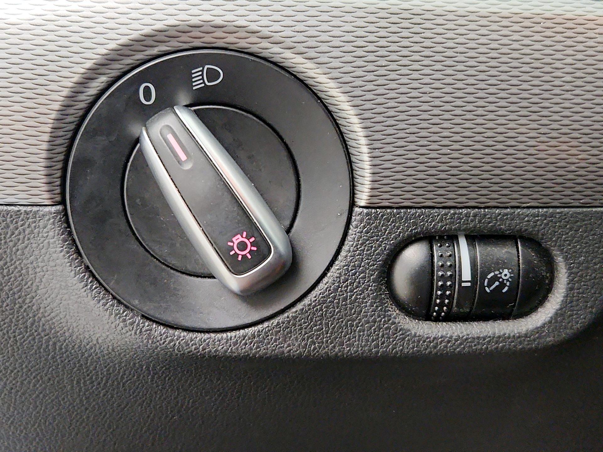Thumbnail: 2017 Volkswagen Jetta - 13
