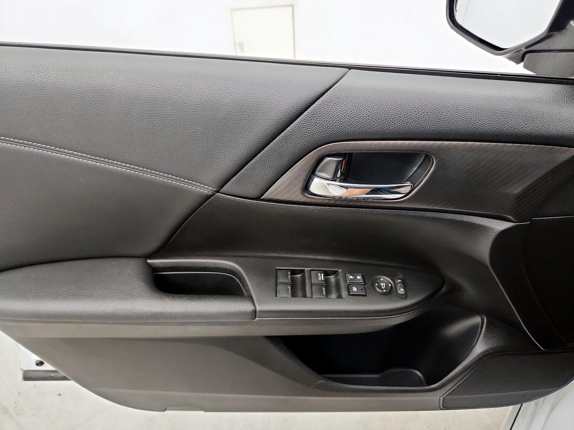 Thumbnail: 2016 Honda Accord - 12