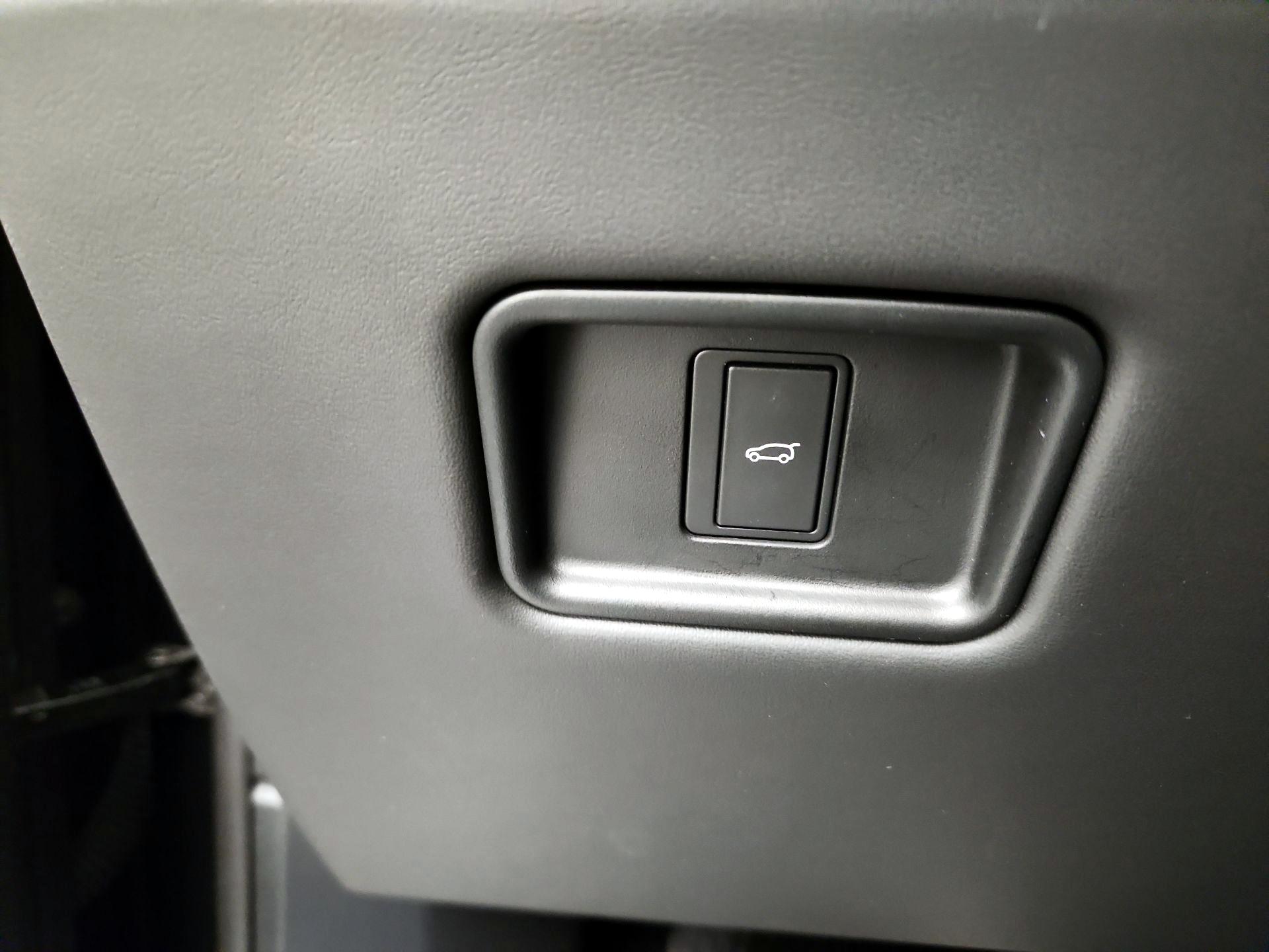 Thumbnail: 2025 Land Rover Range Rover Sport - 13