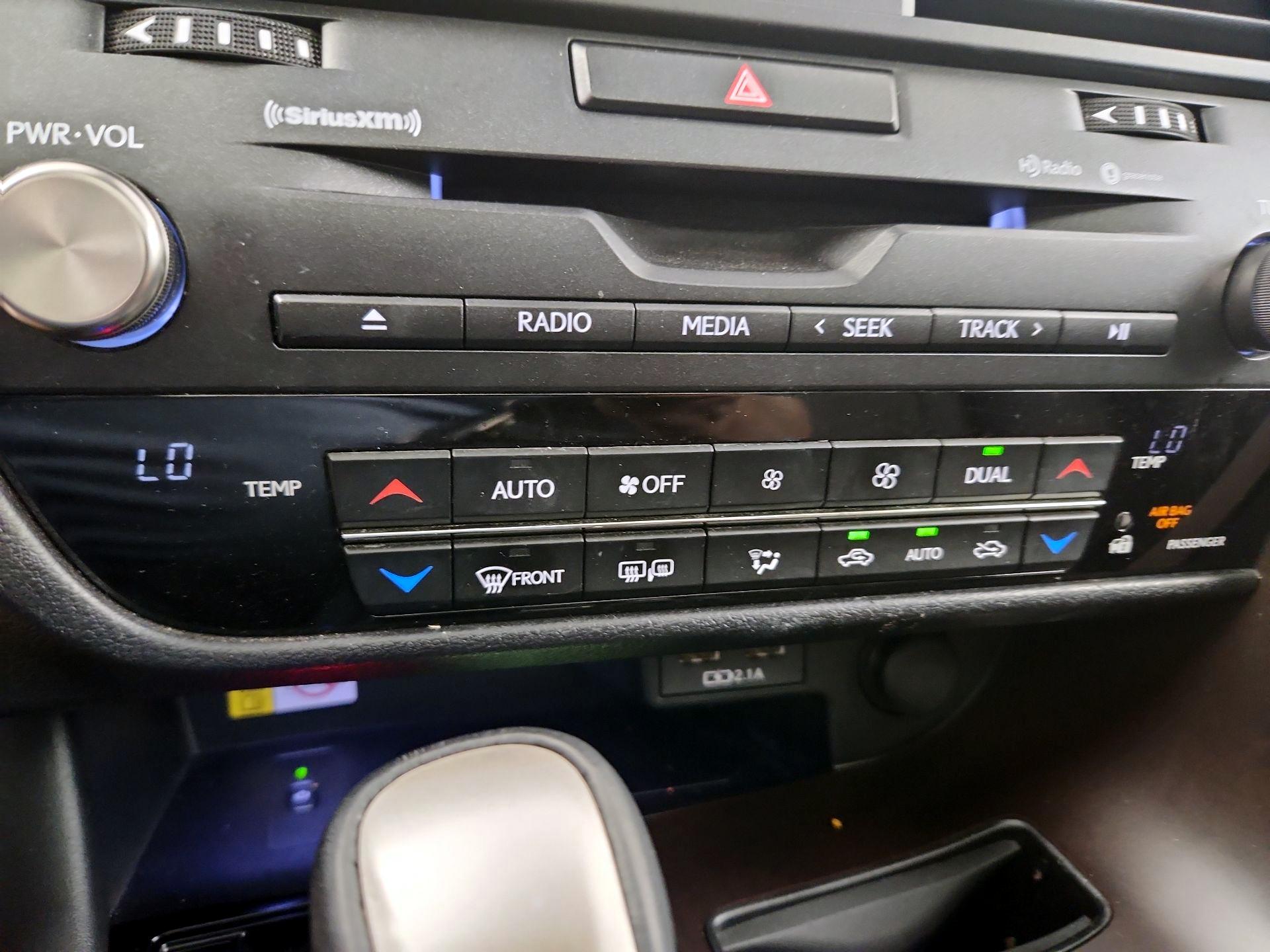 Thumbnail: 2021 Lexus RX - 17