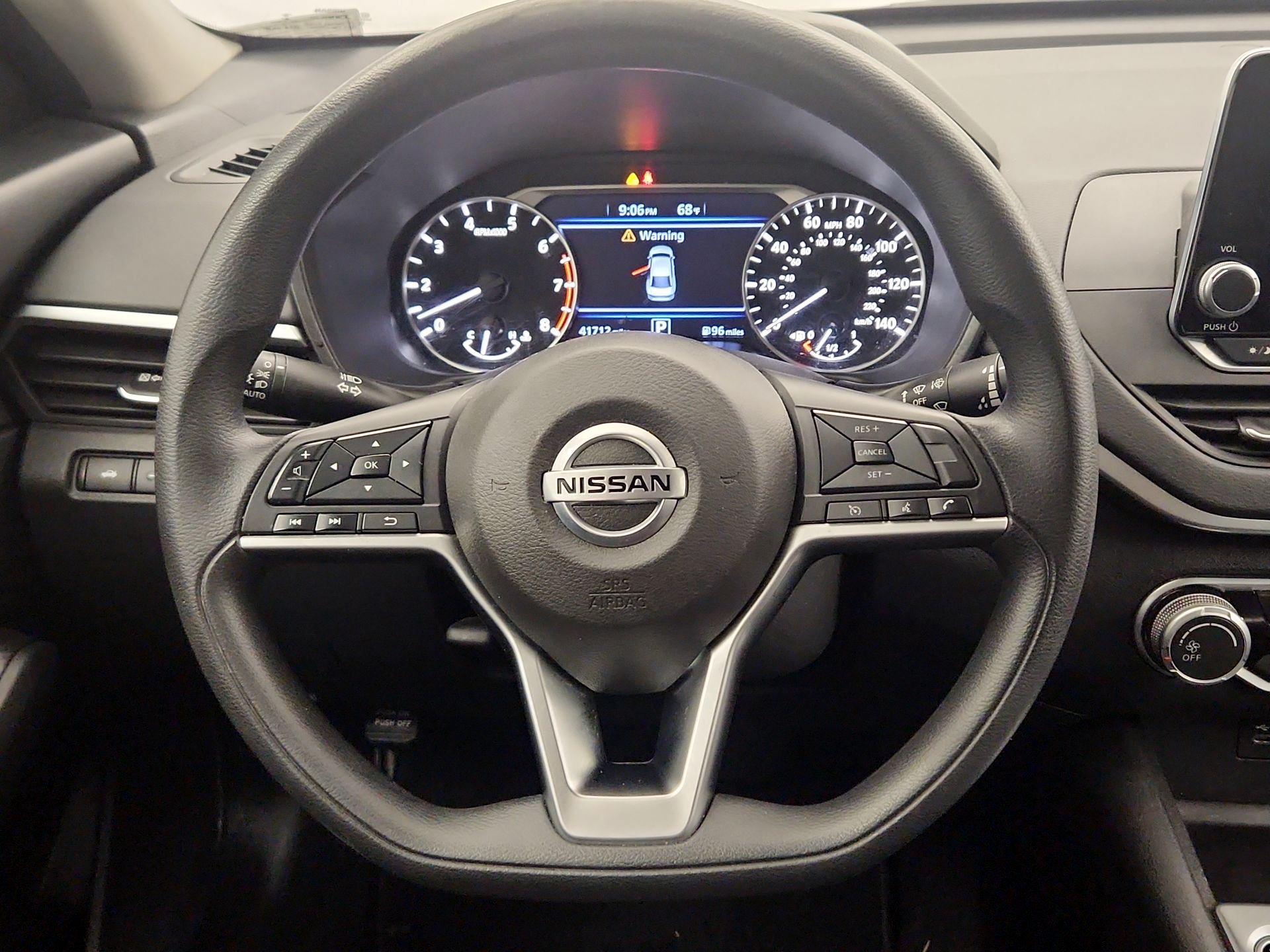 Thumbnail: 2020 Nissan Altima - 10