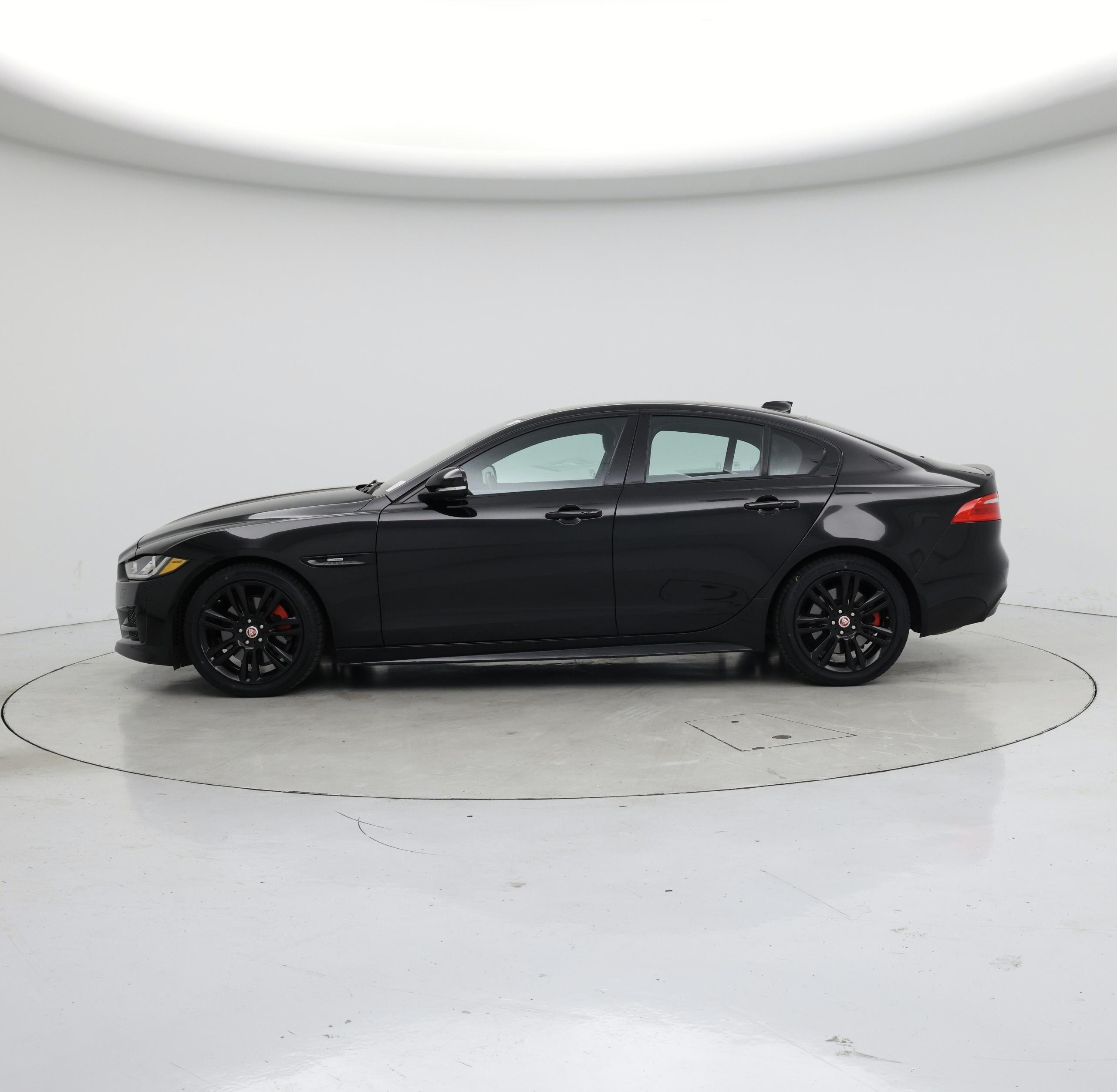 Thumbnail: 2018 Jaguar XE - 3