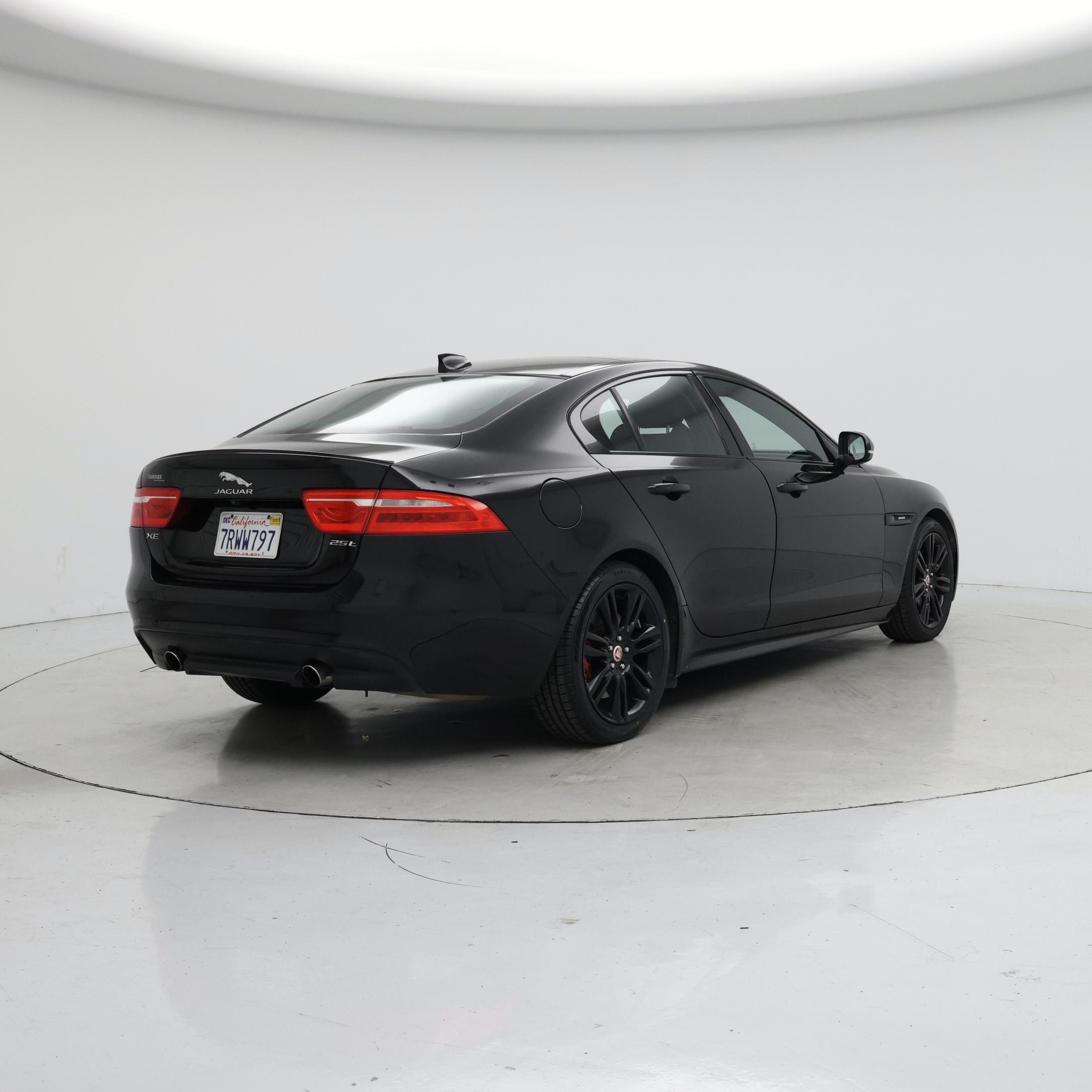 Thumbnail: 2018 Jaguar XE - 8