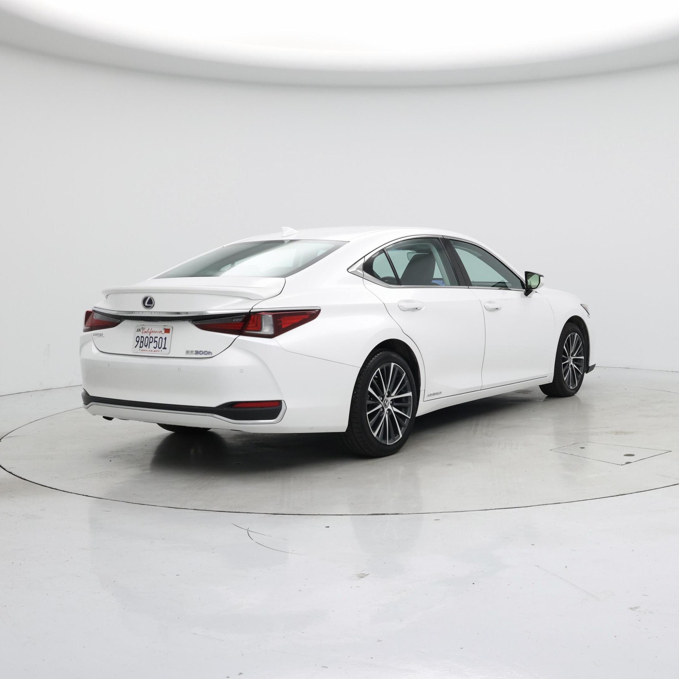 Thumbnail: 2022 Lexus ES - 8
