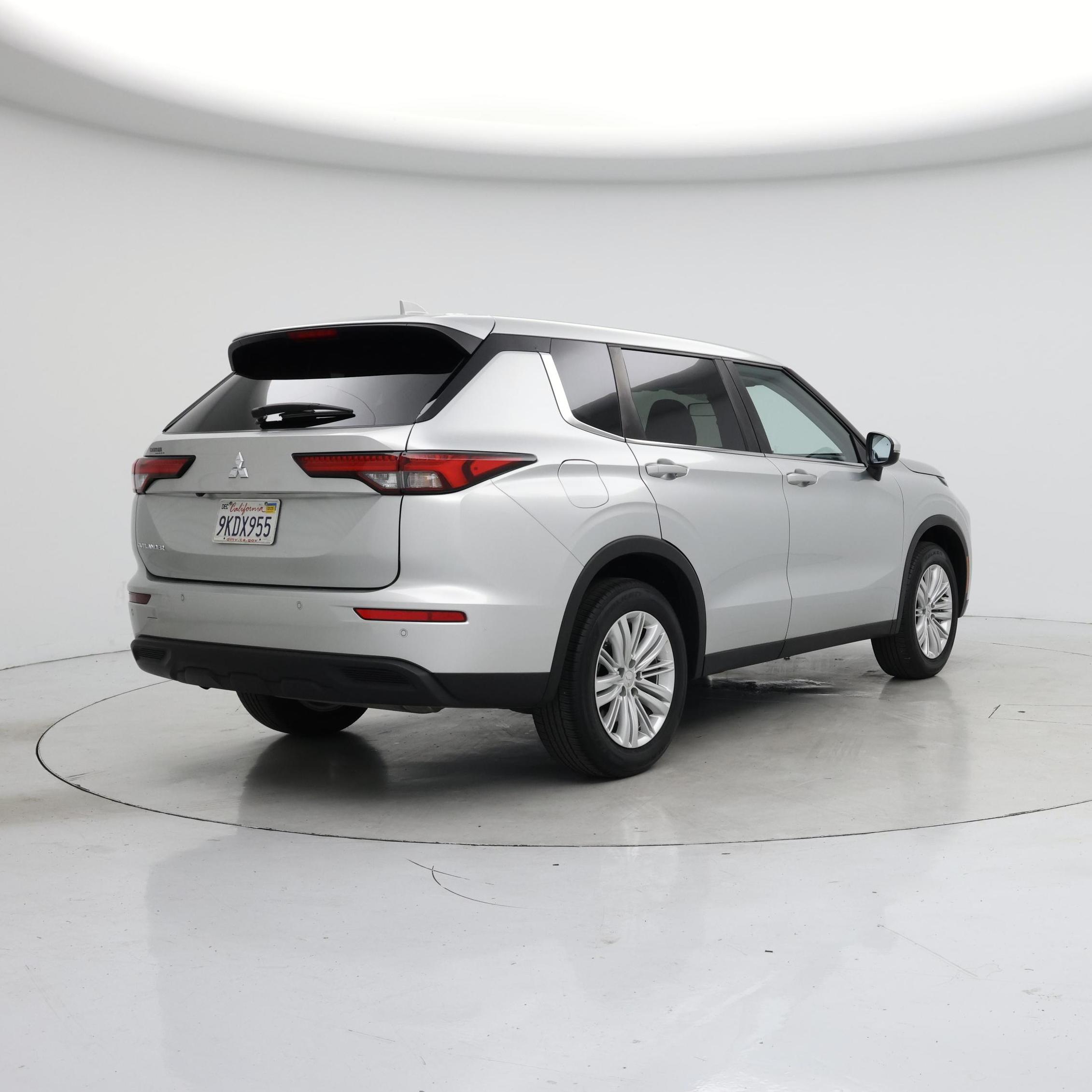 Thumbnail: 2024 Mitsubishi Outlander - 8