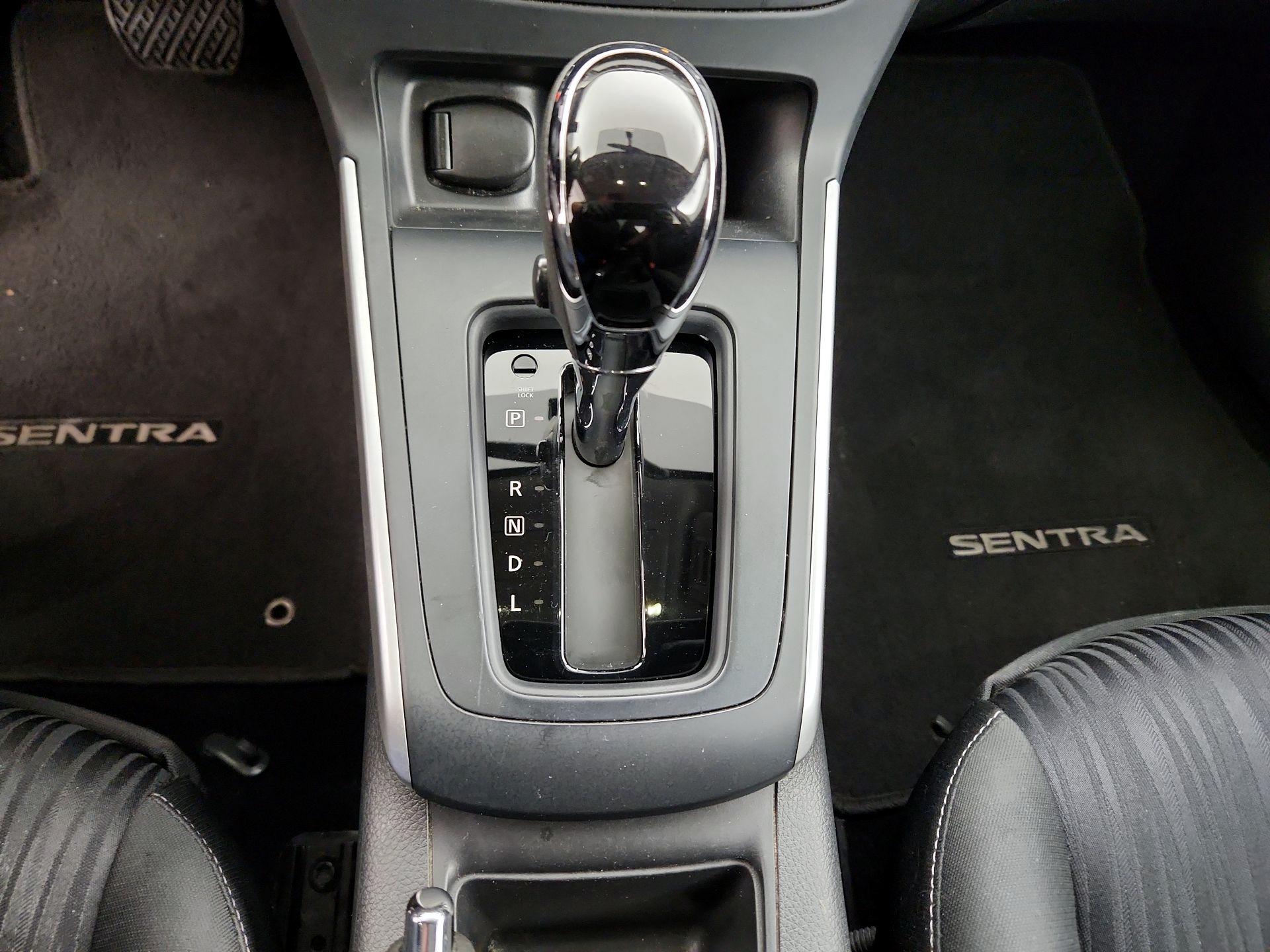 Thumbnail: 2017 Nissan Sentra - 18