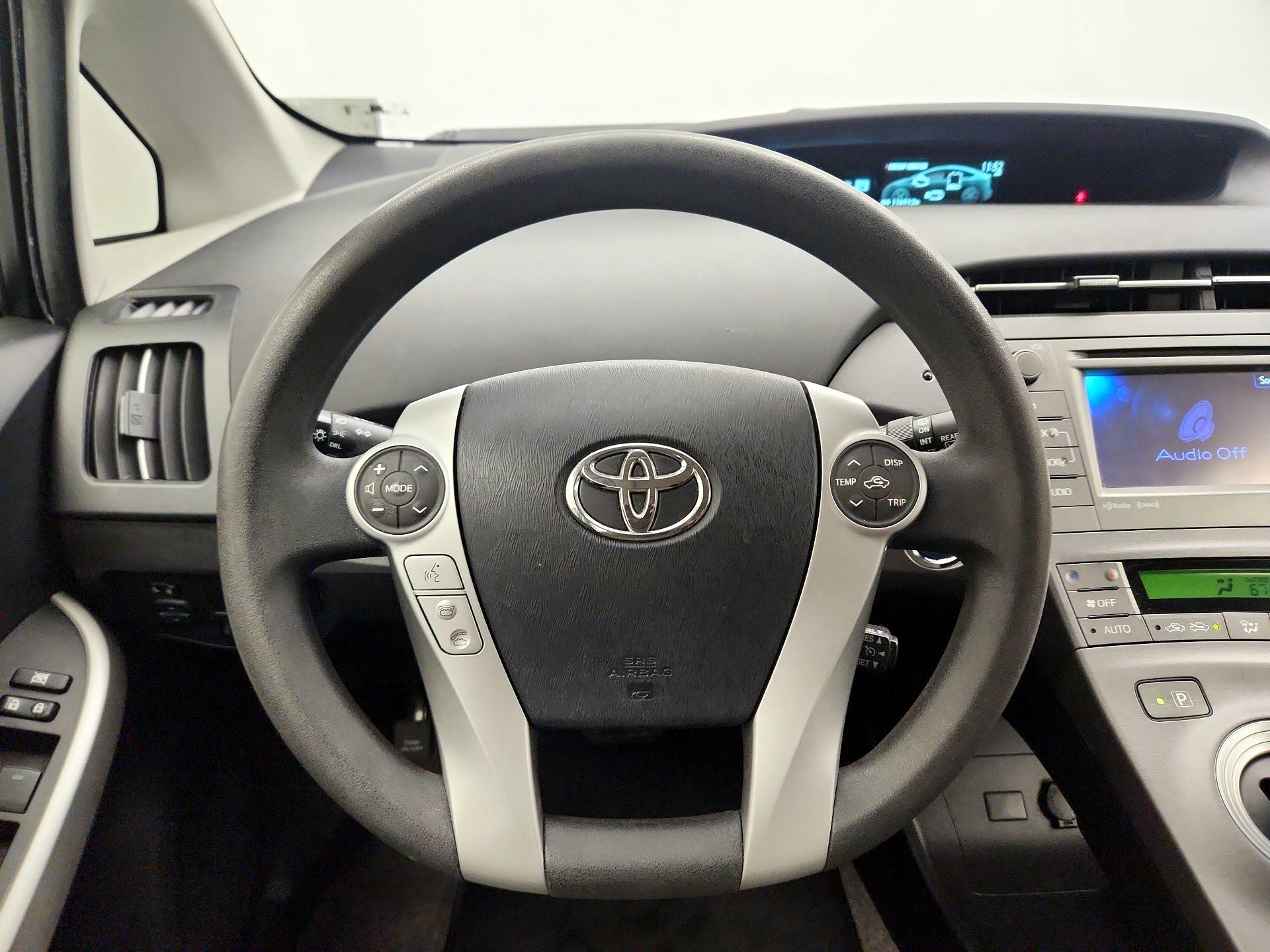 Thumbnail: 2014 Toyota Prius - 10