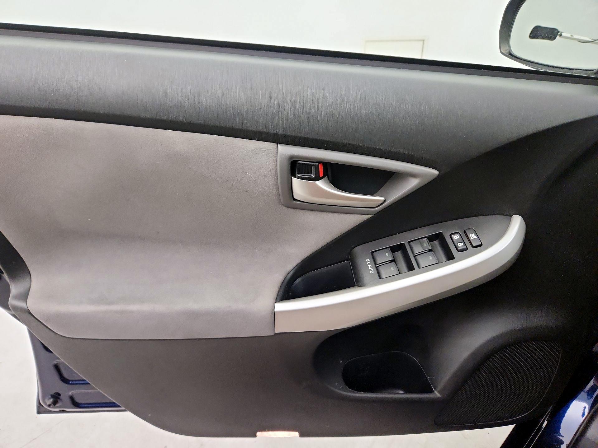 Thumbnail: 2014 Toyota Prius - 12