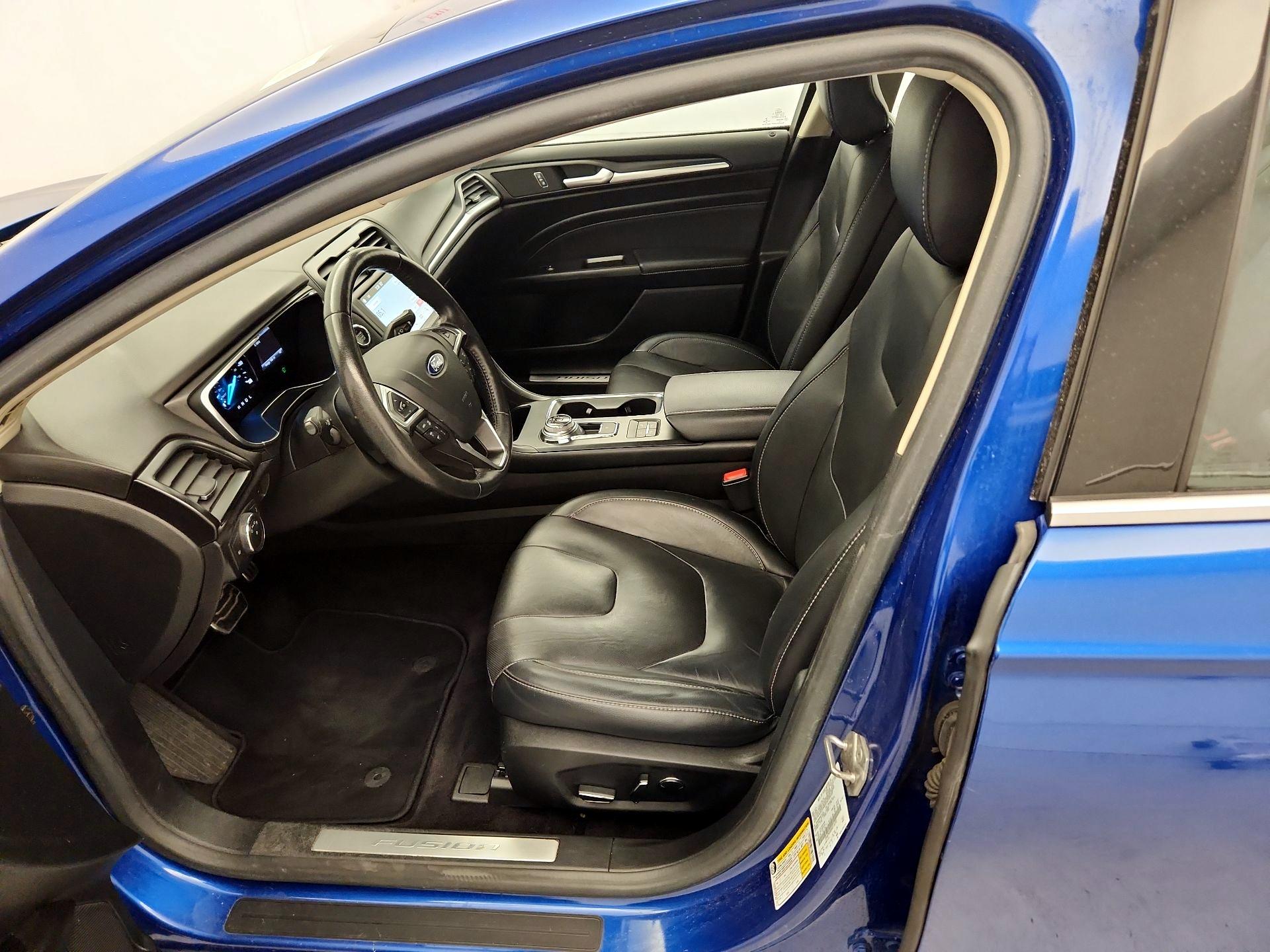 Thumbnail: 2017 Ford Fusion - 11