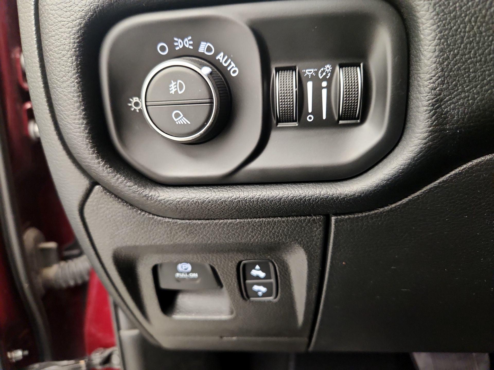 Thumbnail: 2021 RAM 1500 - 13