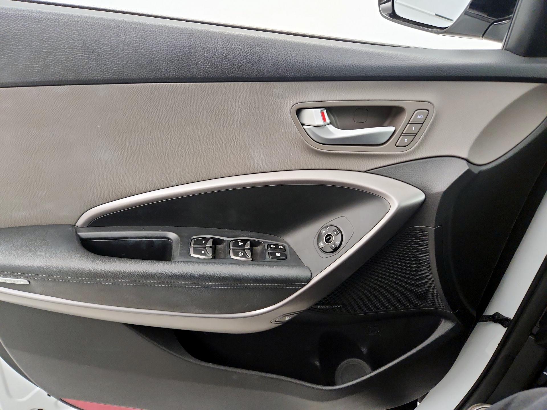 Thumbnail: 2016 Hyundai Santa Fe - 12