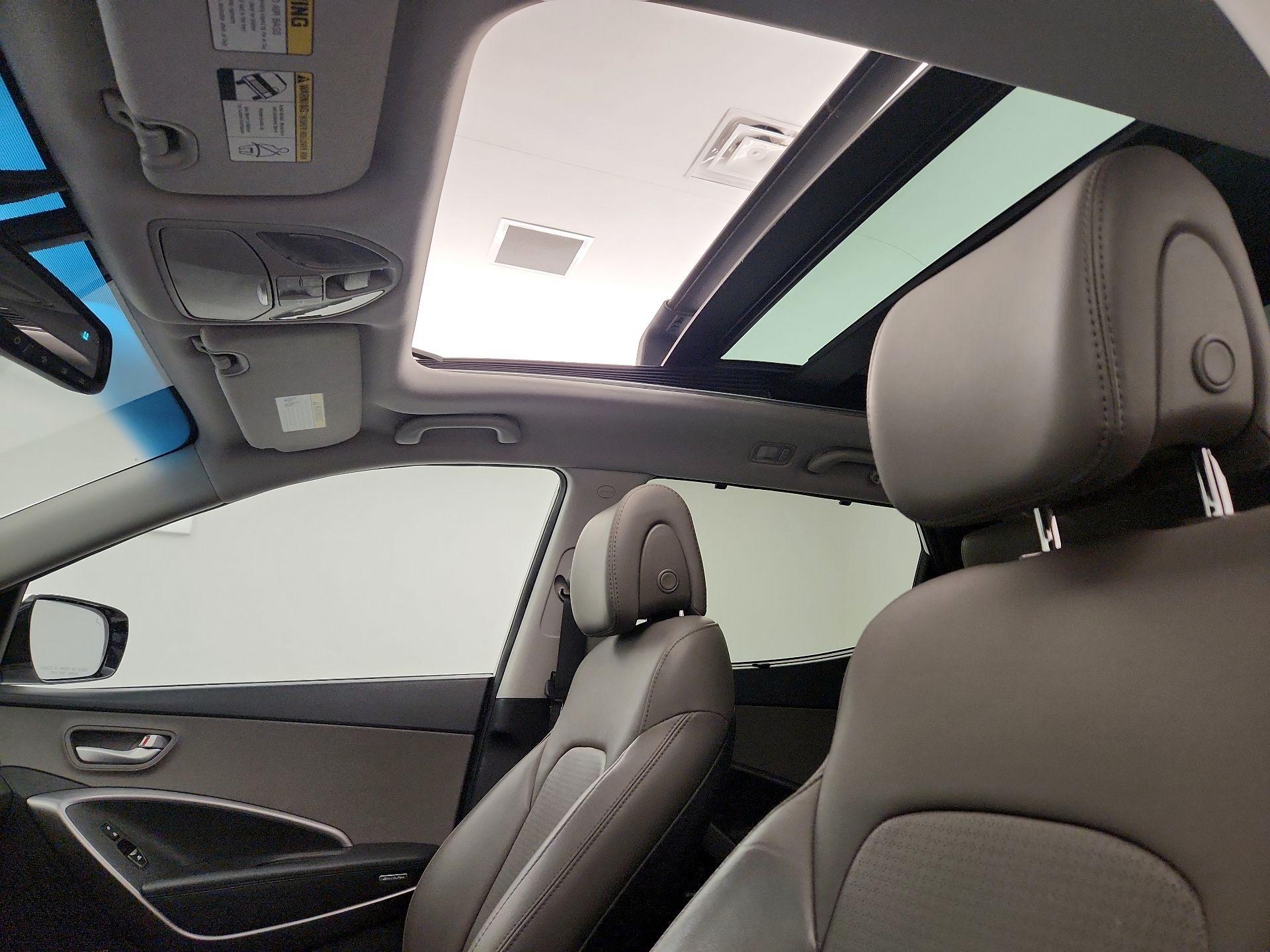 Thumbnail: 2016 Hyundai Santa Fe - 20
