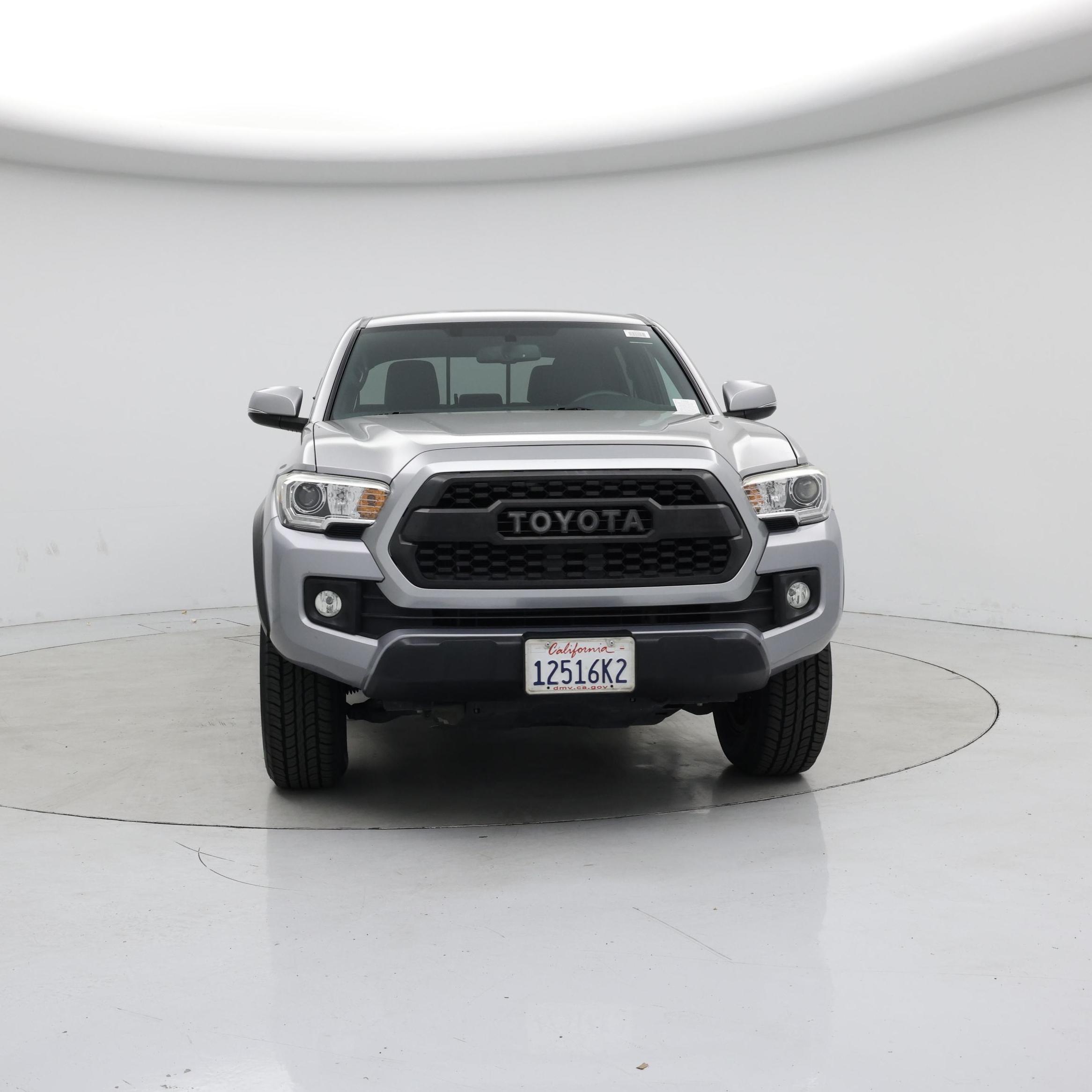 Thumbnail: 2017 Toyota Tacoma - 5