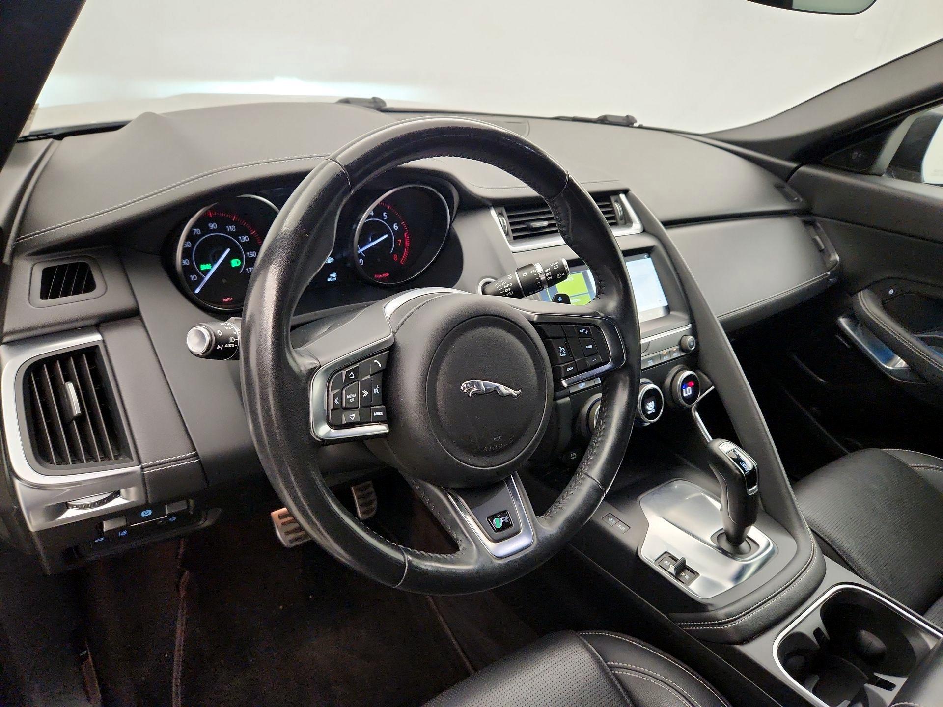 Thumbnail: 2019 Jaguar E-Pace - 9
