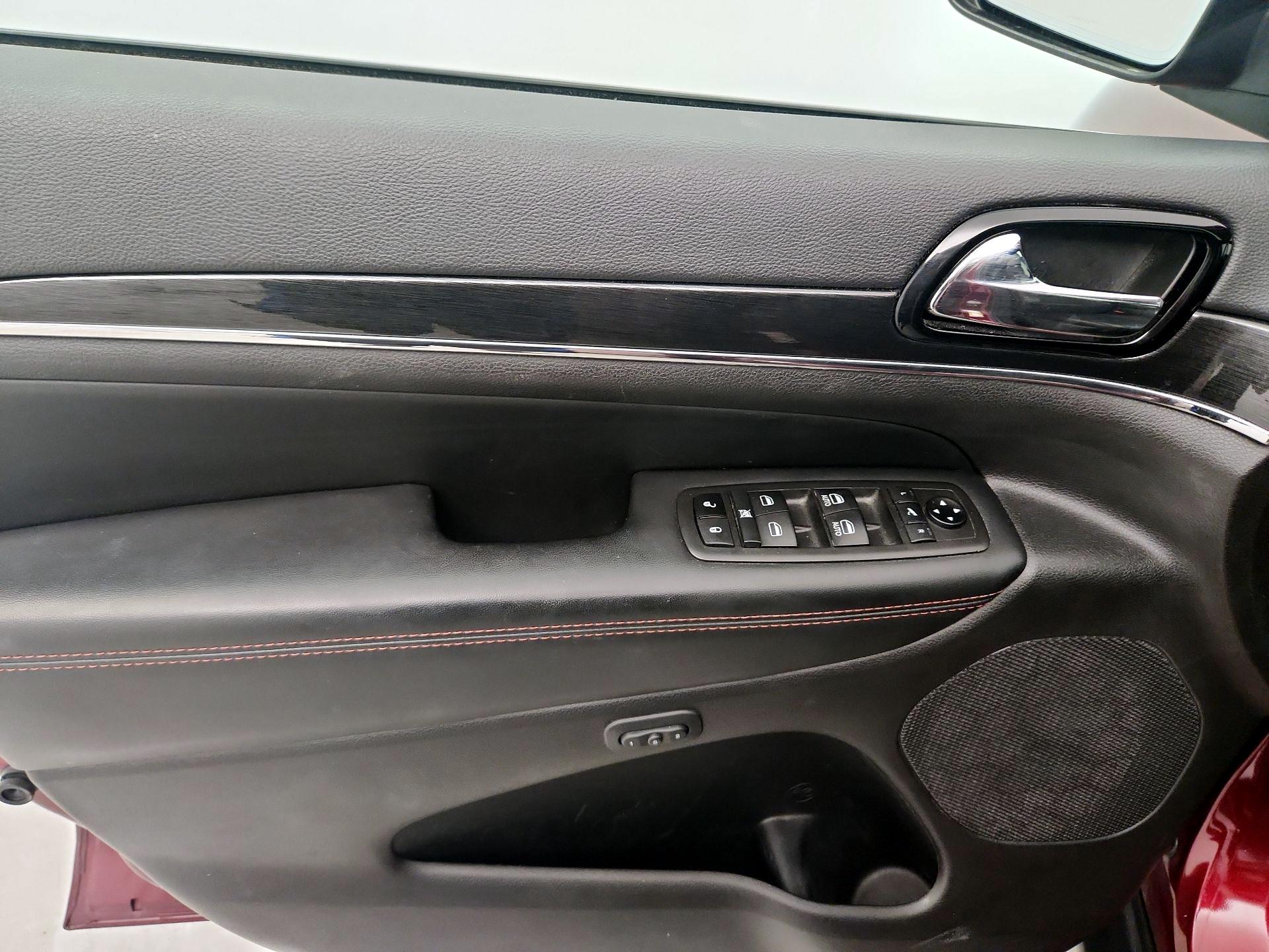 Thumbnail: 2021 Jeep Grand Cherokee - 12