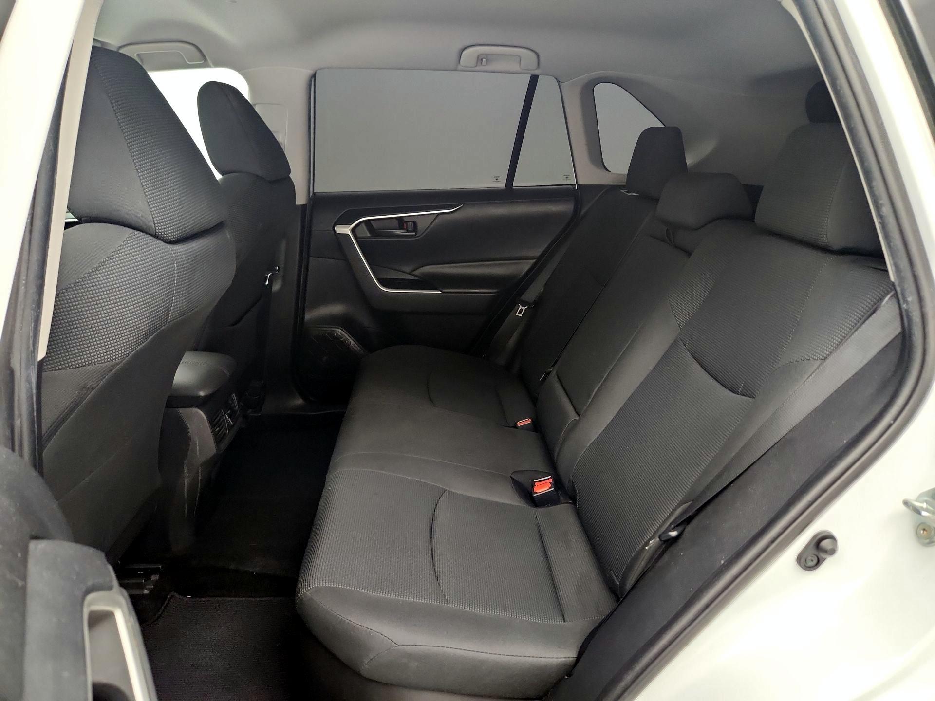 Thumbnail: 2019 Toyota RAV4 - 19