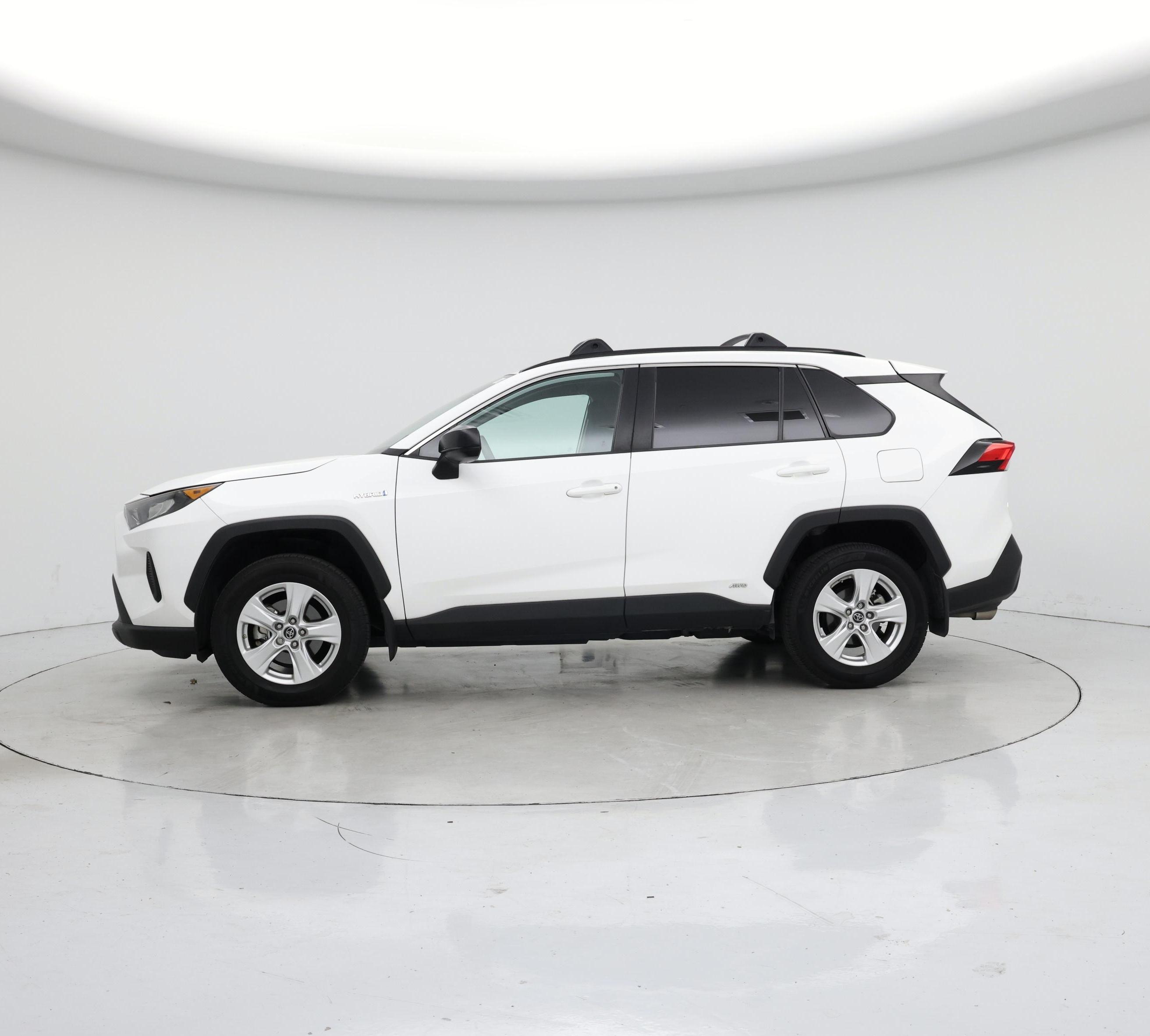 Thumbnail: 2019 Toyota RAV4 - 3