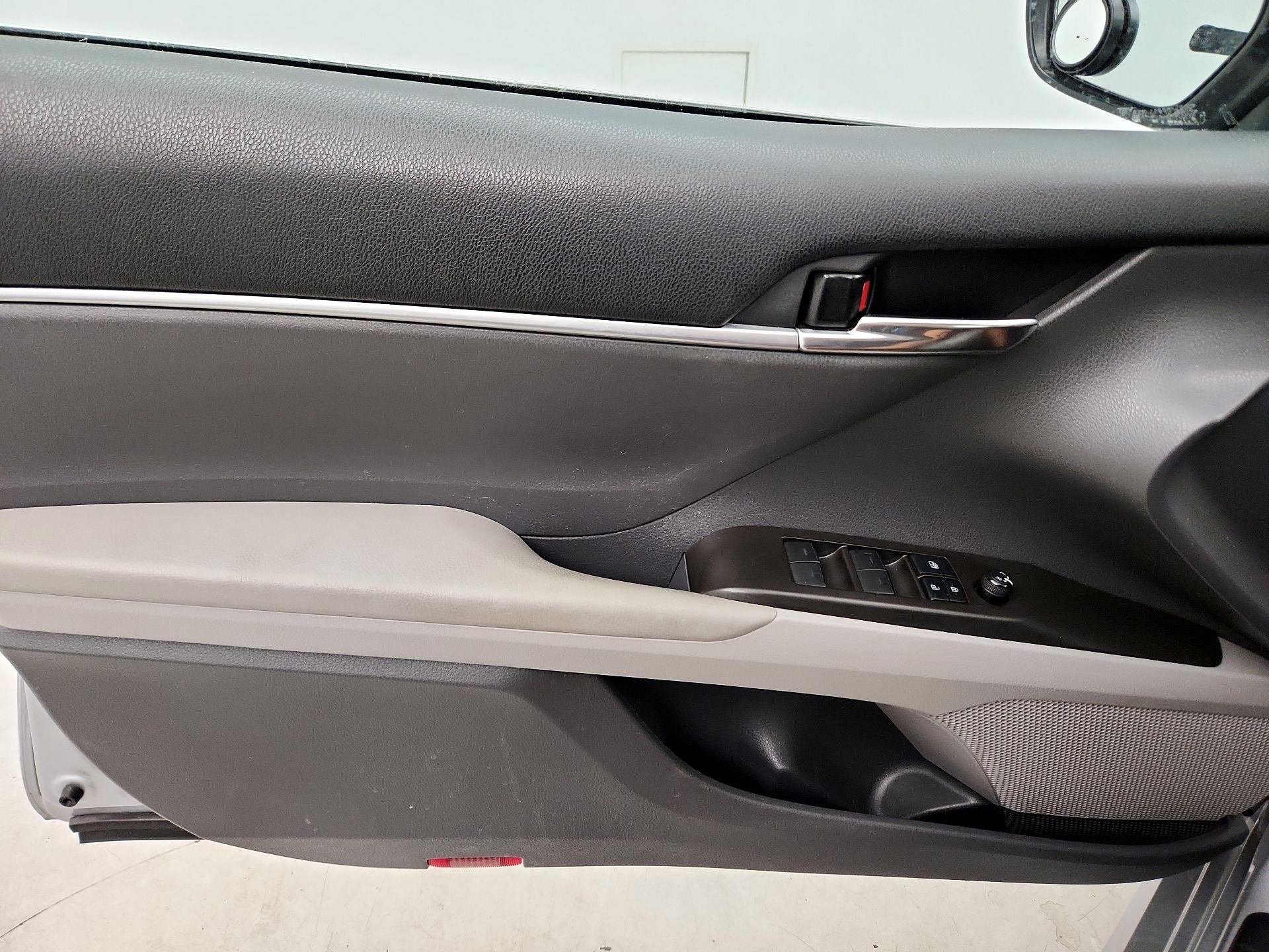 Thumbnail: 2021 Toyota Camry - 12