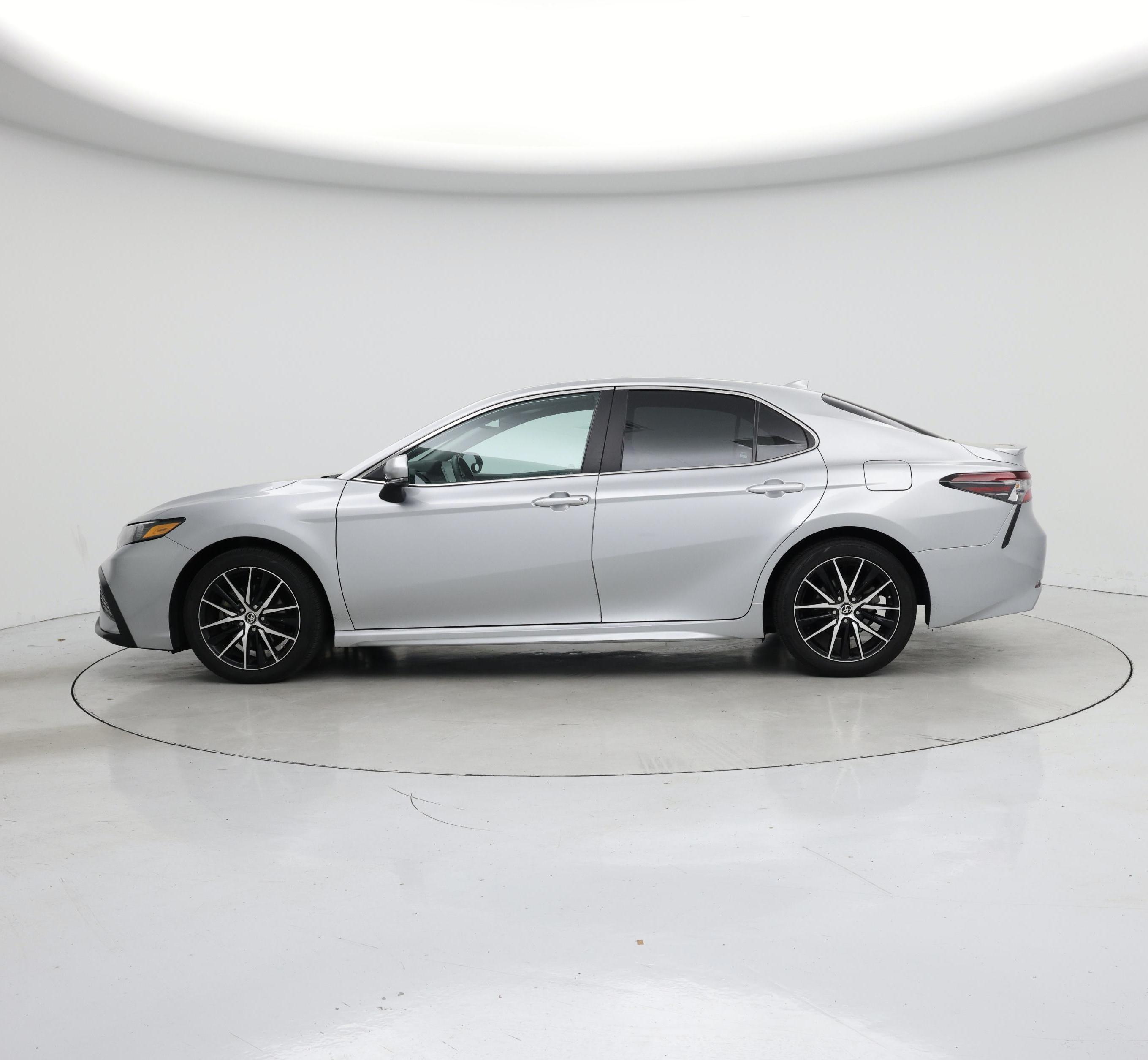 Thumbnail: 2021 Toyota Camry - 3