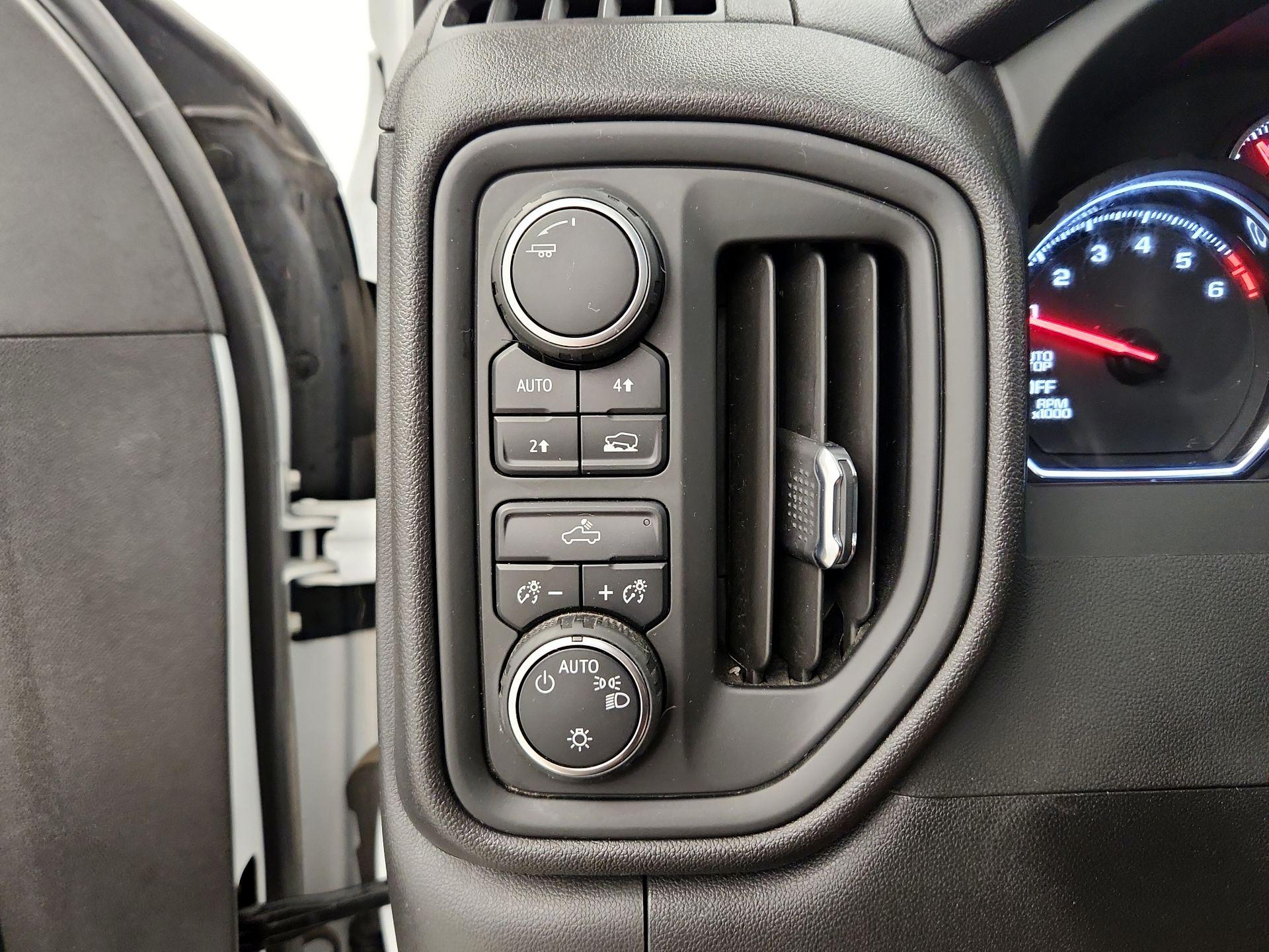 Thumbnail: 2022 Chevrolet Silverado 1500 - 13