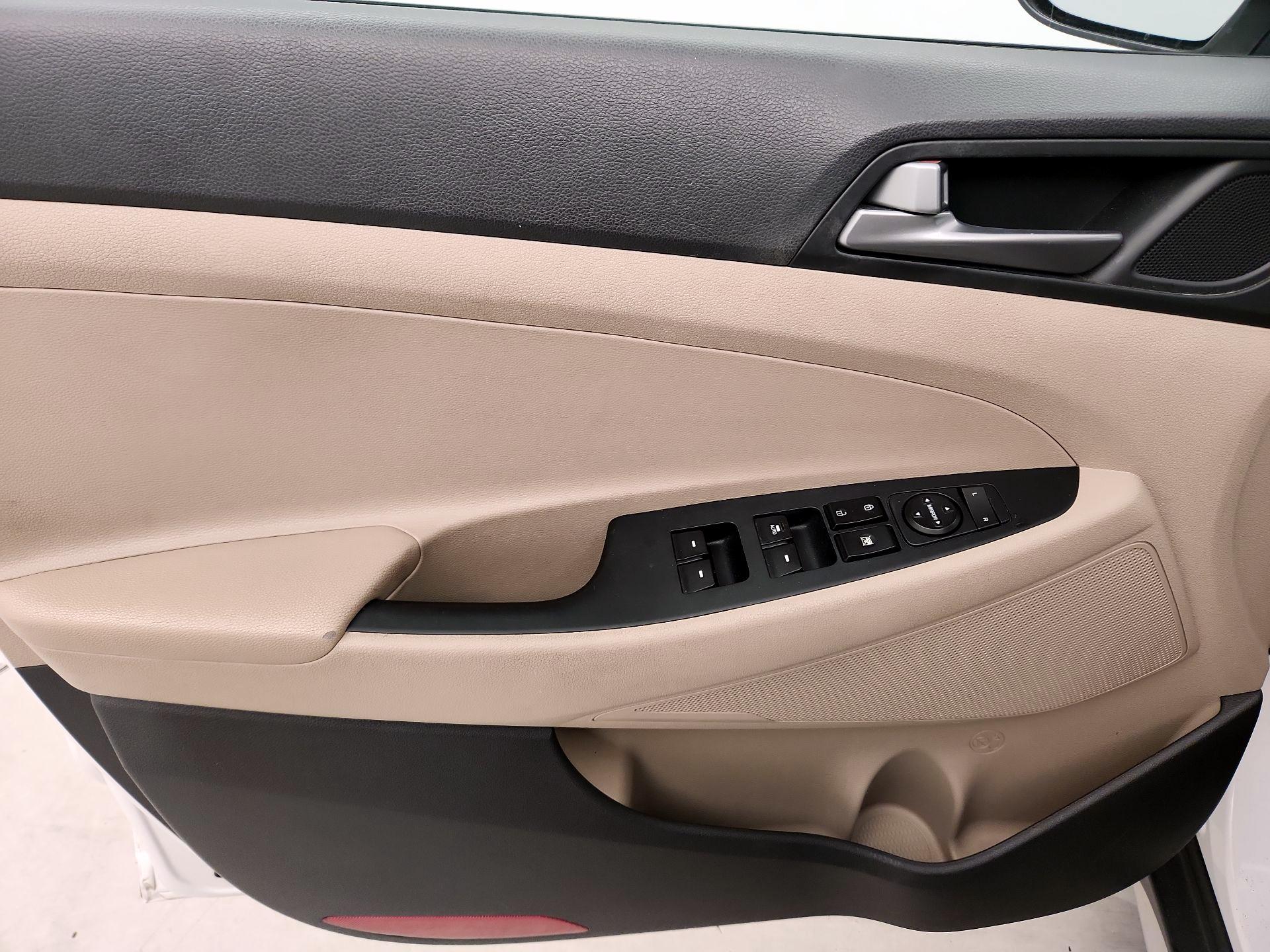 Thumbnail: 2017 Hyundai Tucson - 12