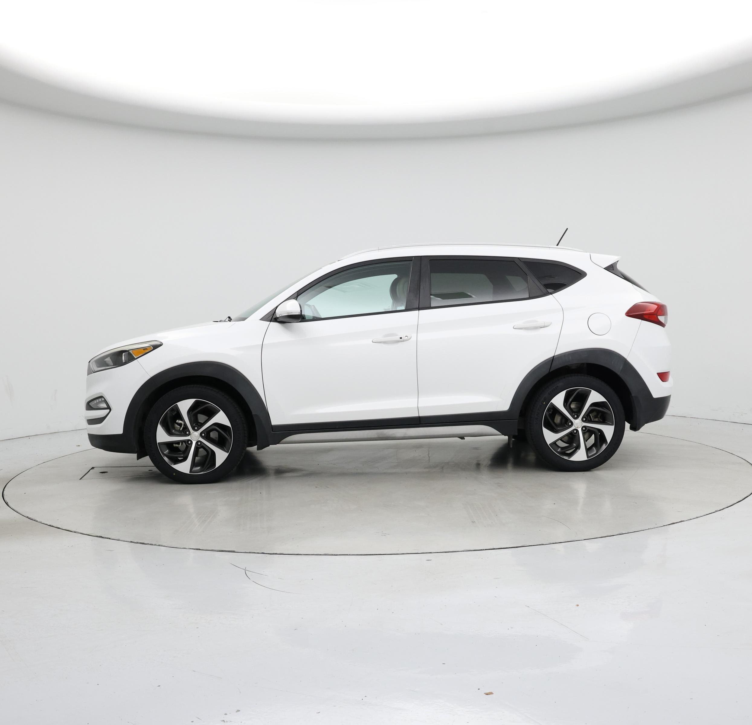Thumbnail: 2017 Hyundai Tucson - 3