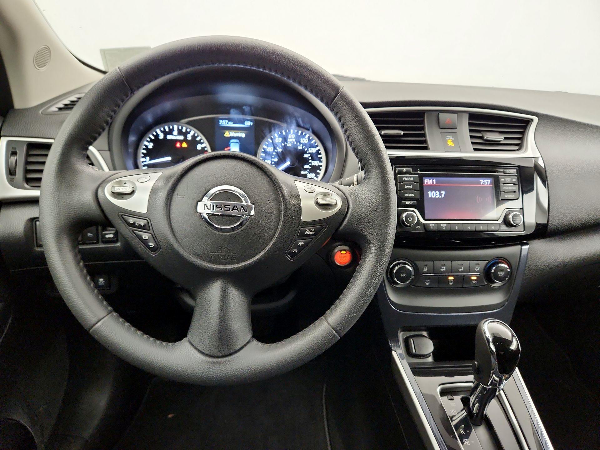 Thumbnail: 2017 Nissan Sentra - 10