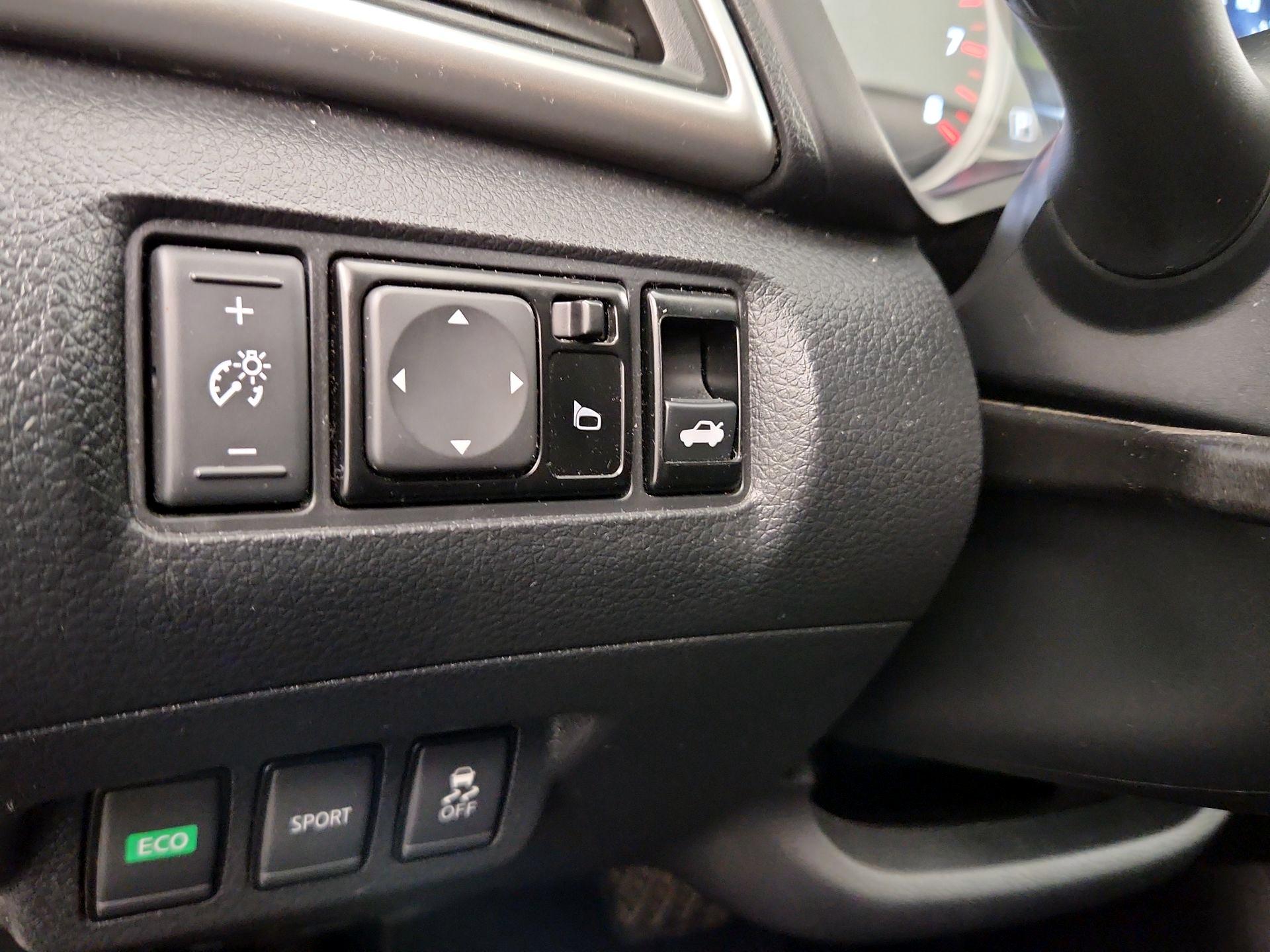 Thumbnail: 2017 Nissan Sentra - 13