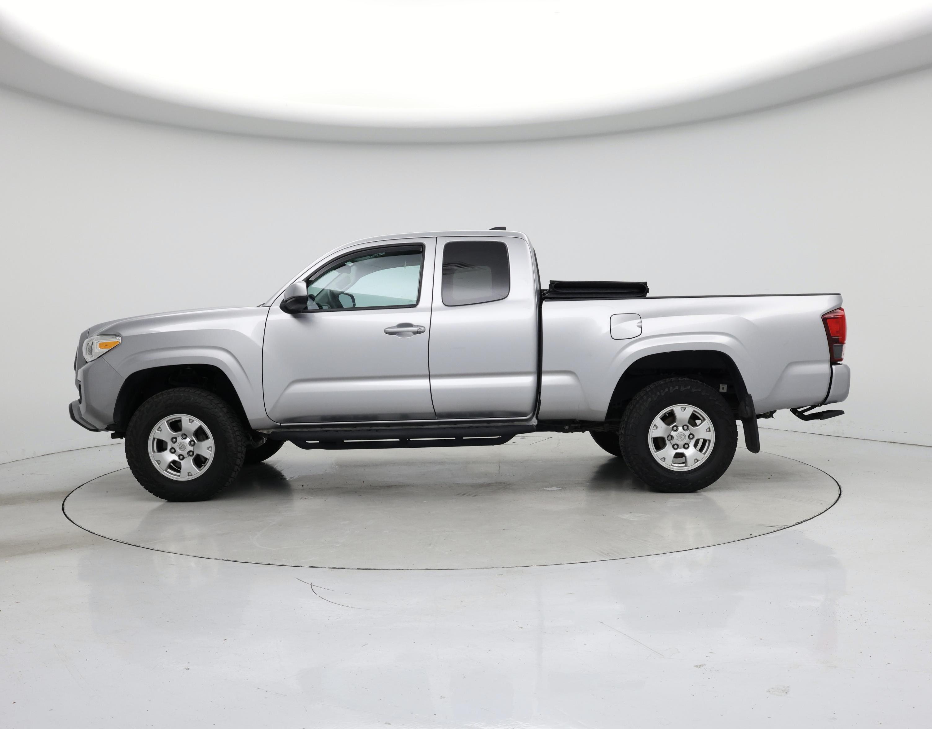 Thumbnail: 2021 Toyota Tacoma - 3