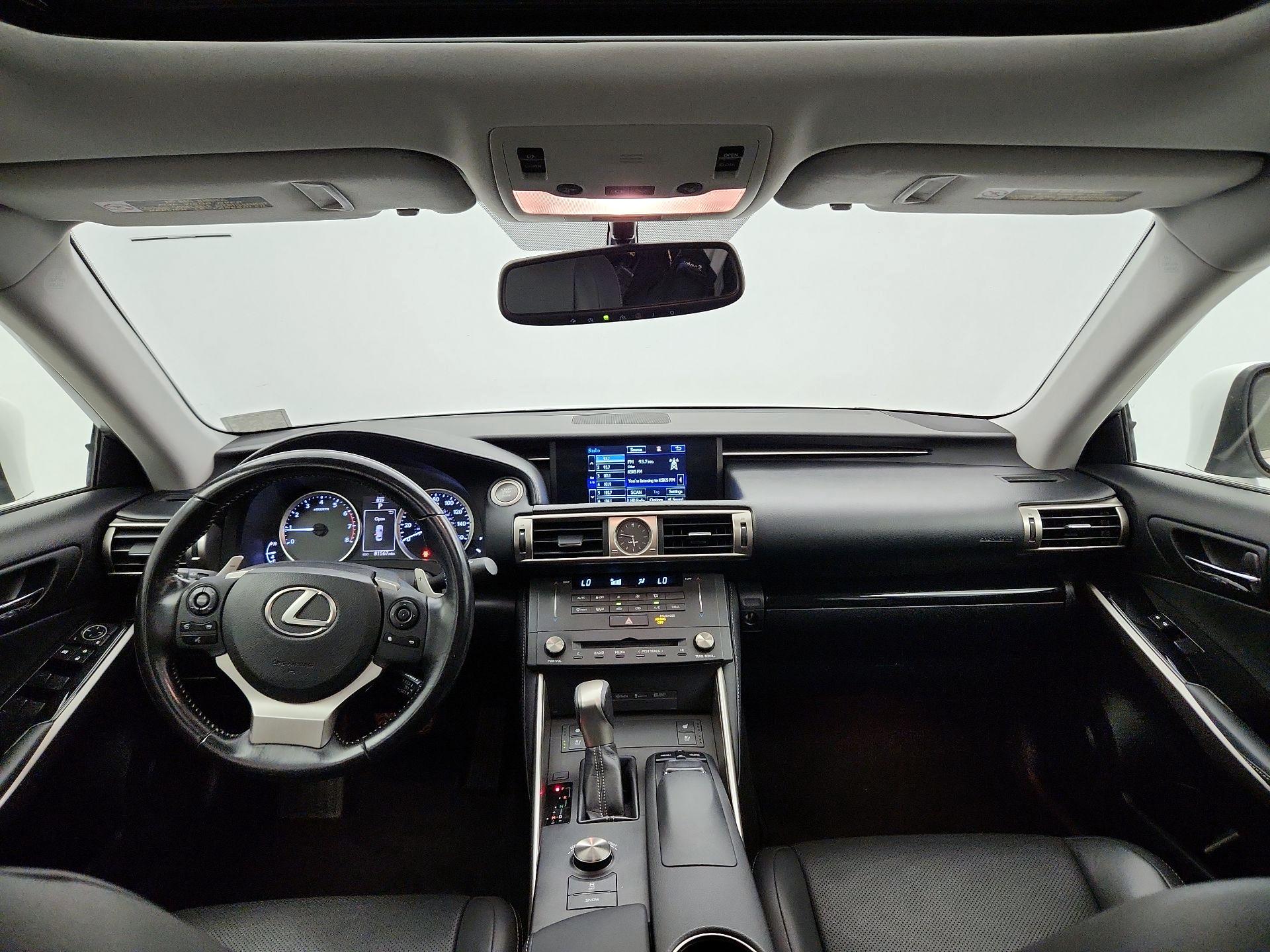 Thumbnail: 2016 Lexus IS - 9