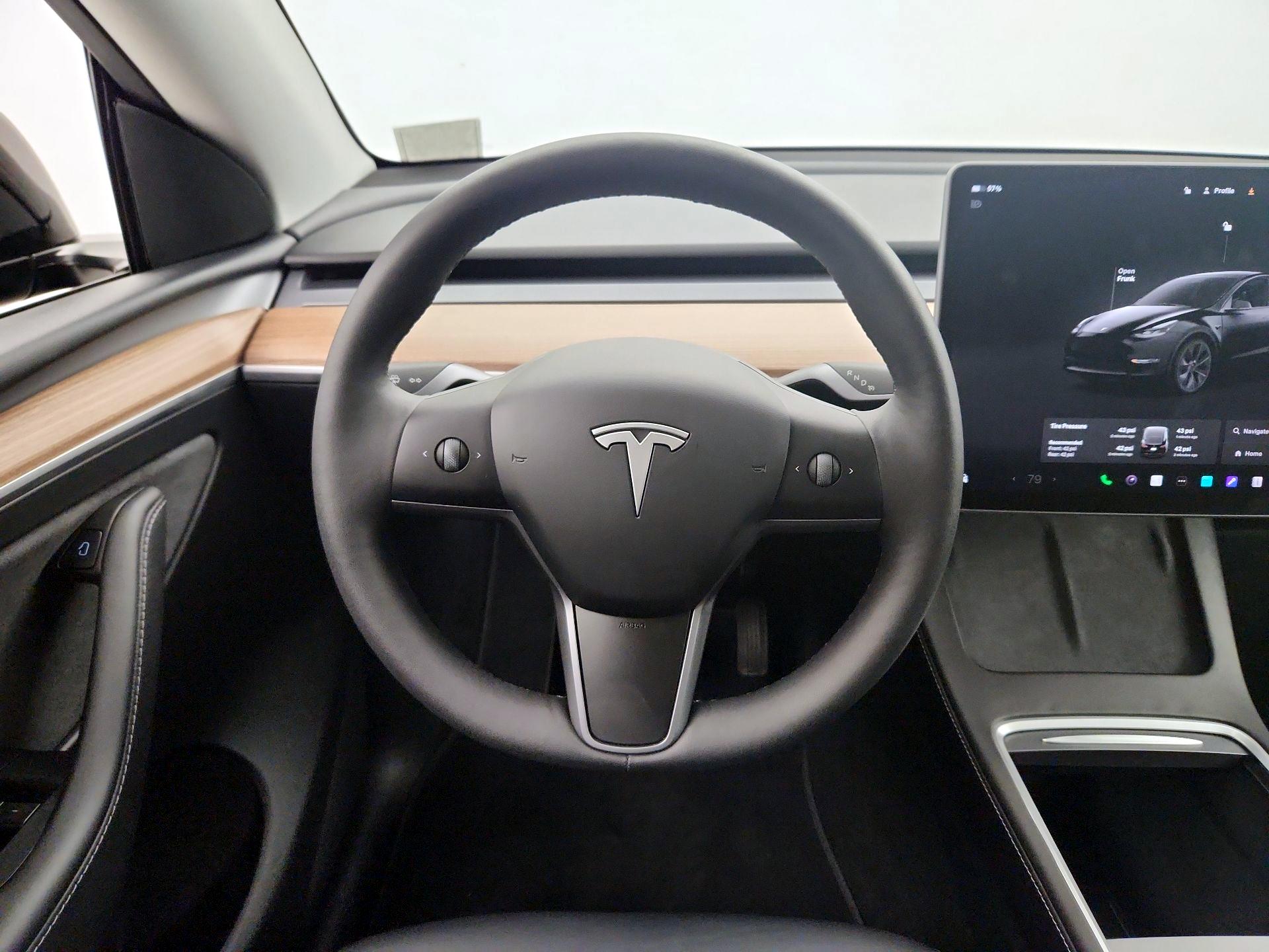 Thumbnail: 2025 Tesla Model Y - 10