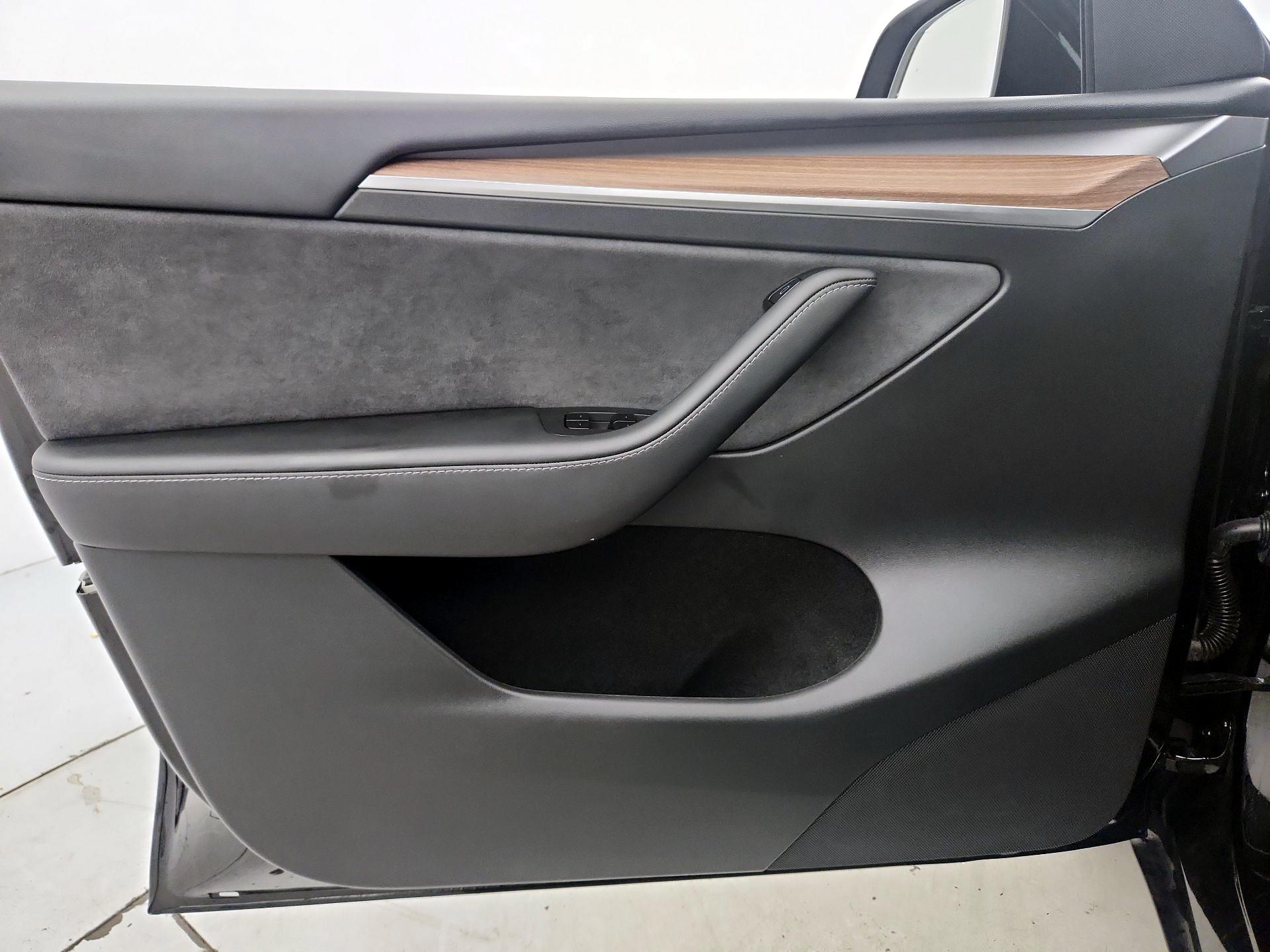 Thumbnail: 2025 Tesla Model Y - 12