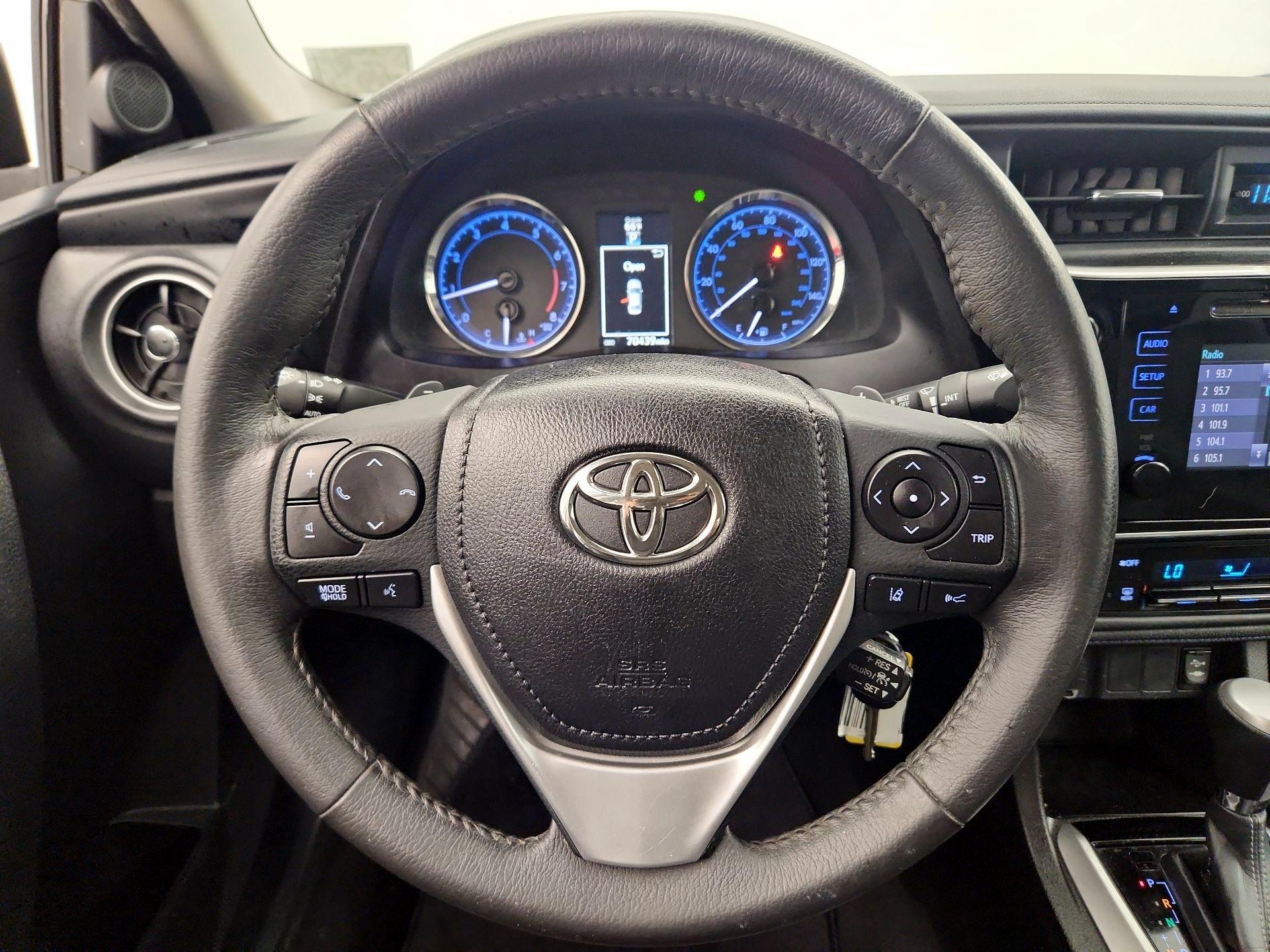 Thumbnail: 2017 Toyota Corolla - 10