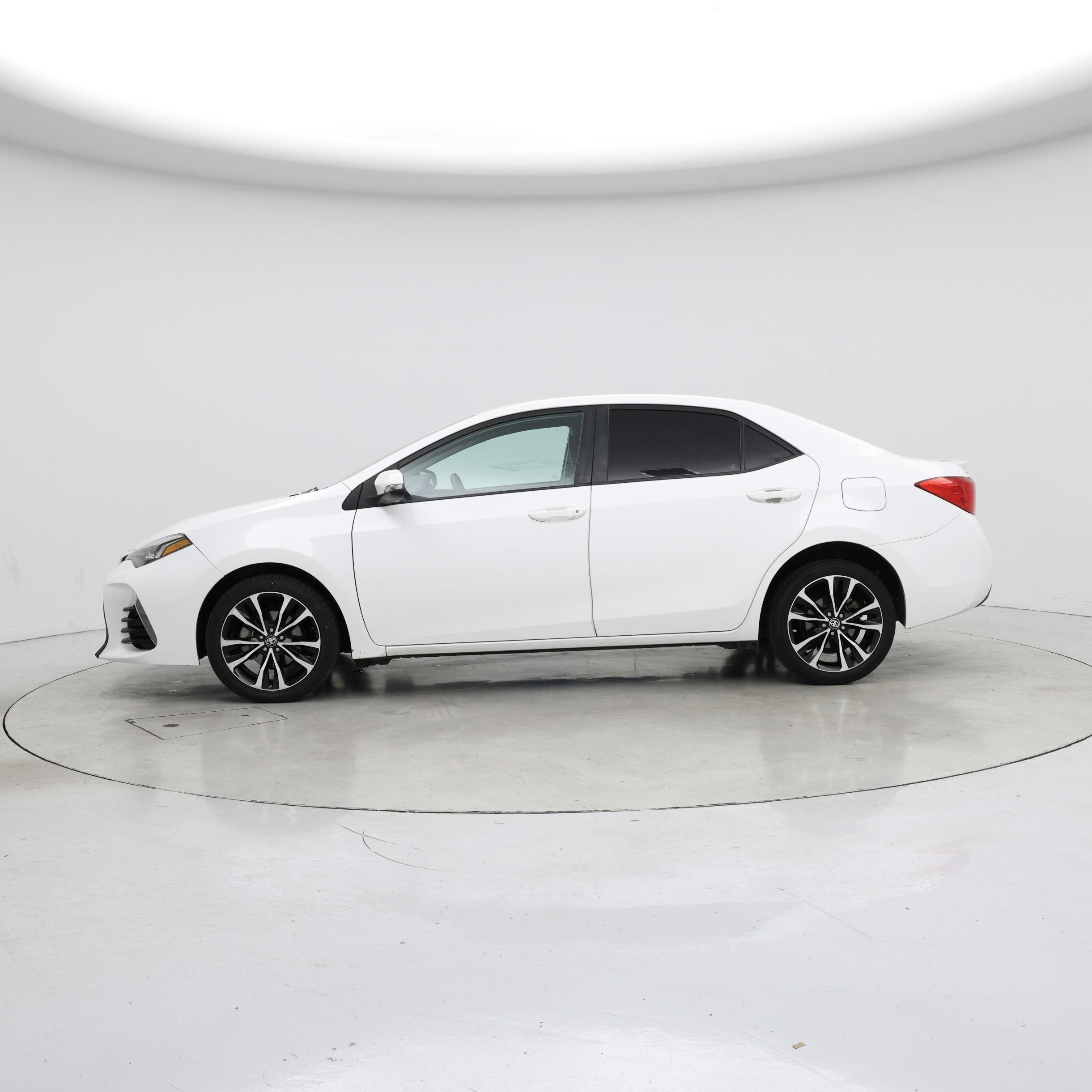 Thumbnail: 2017 Toyota Corolla - 3