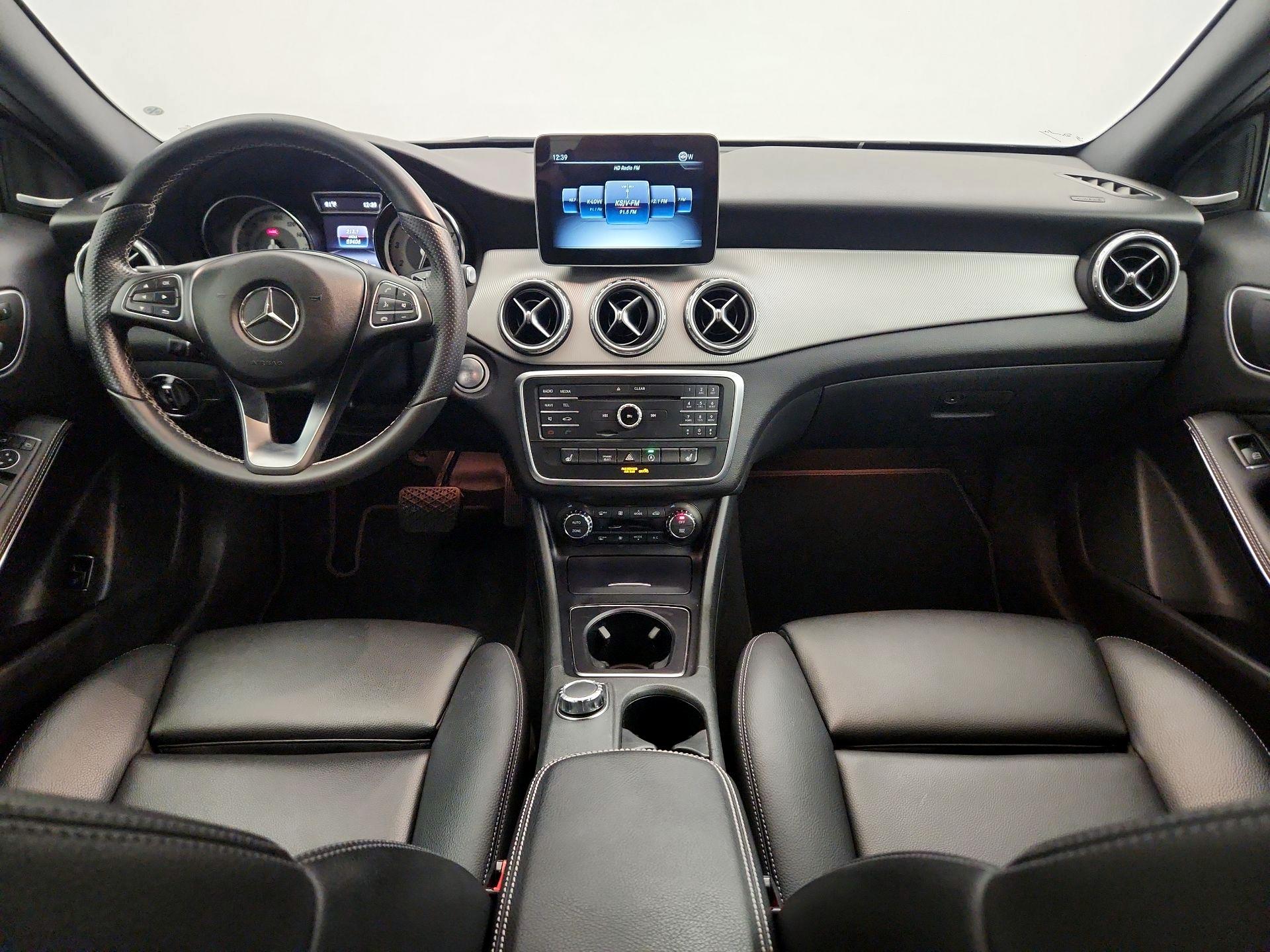 Thumbnail: 2016 Mercedes-Benz GLA - 9