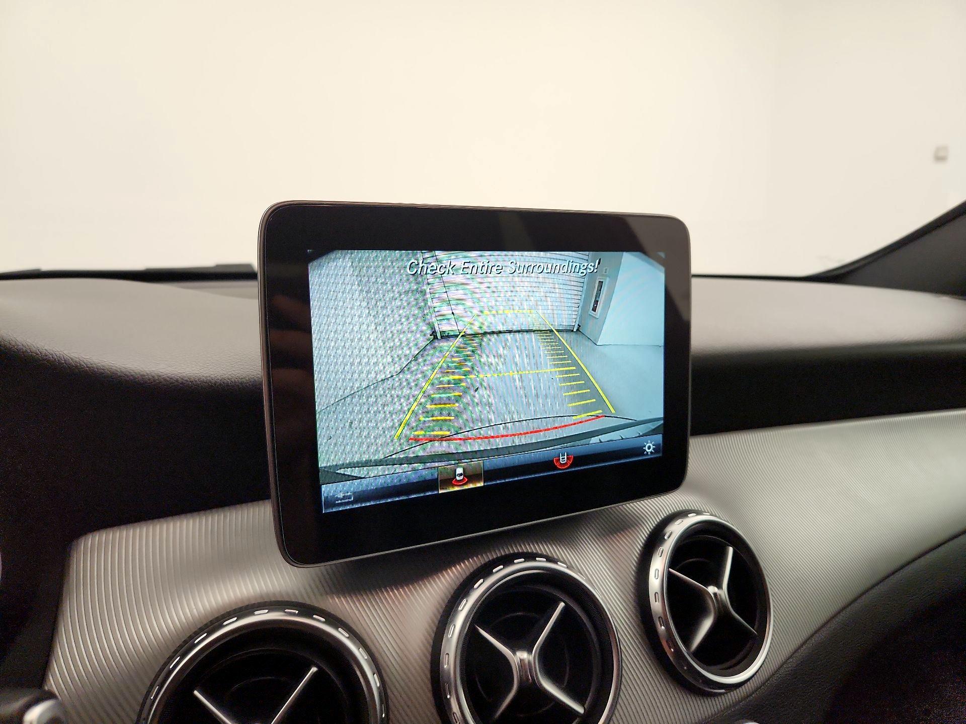 Thumbnail: 2016 Mercedes-Benz GLA - 15