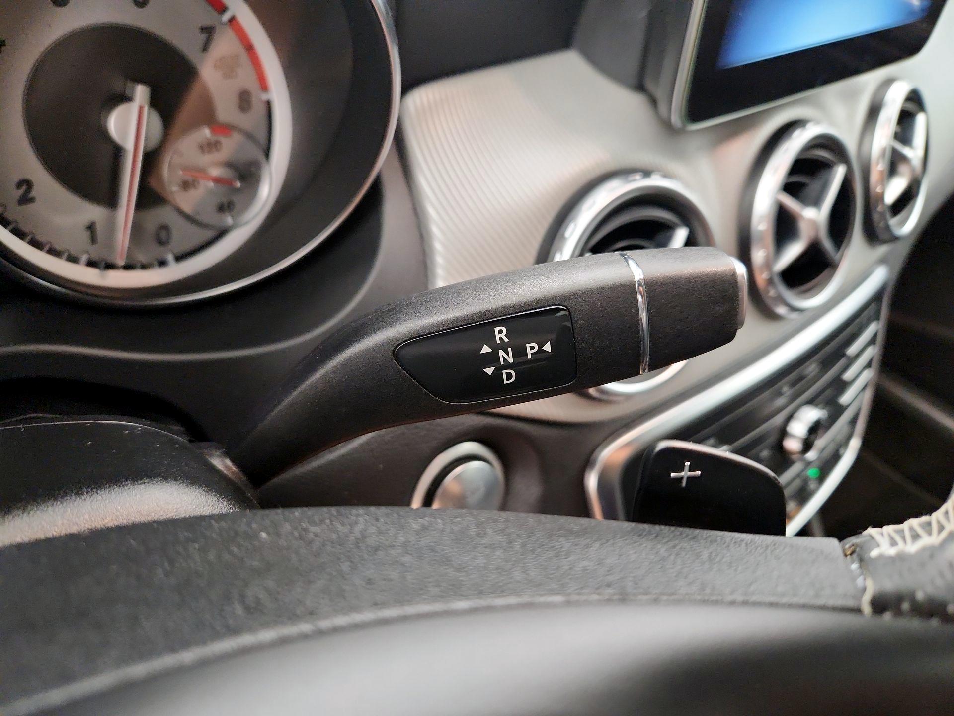 Thumbnail: 2016 Mercedes-Benz GLA - 18