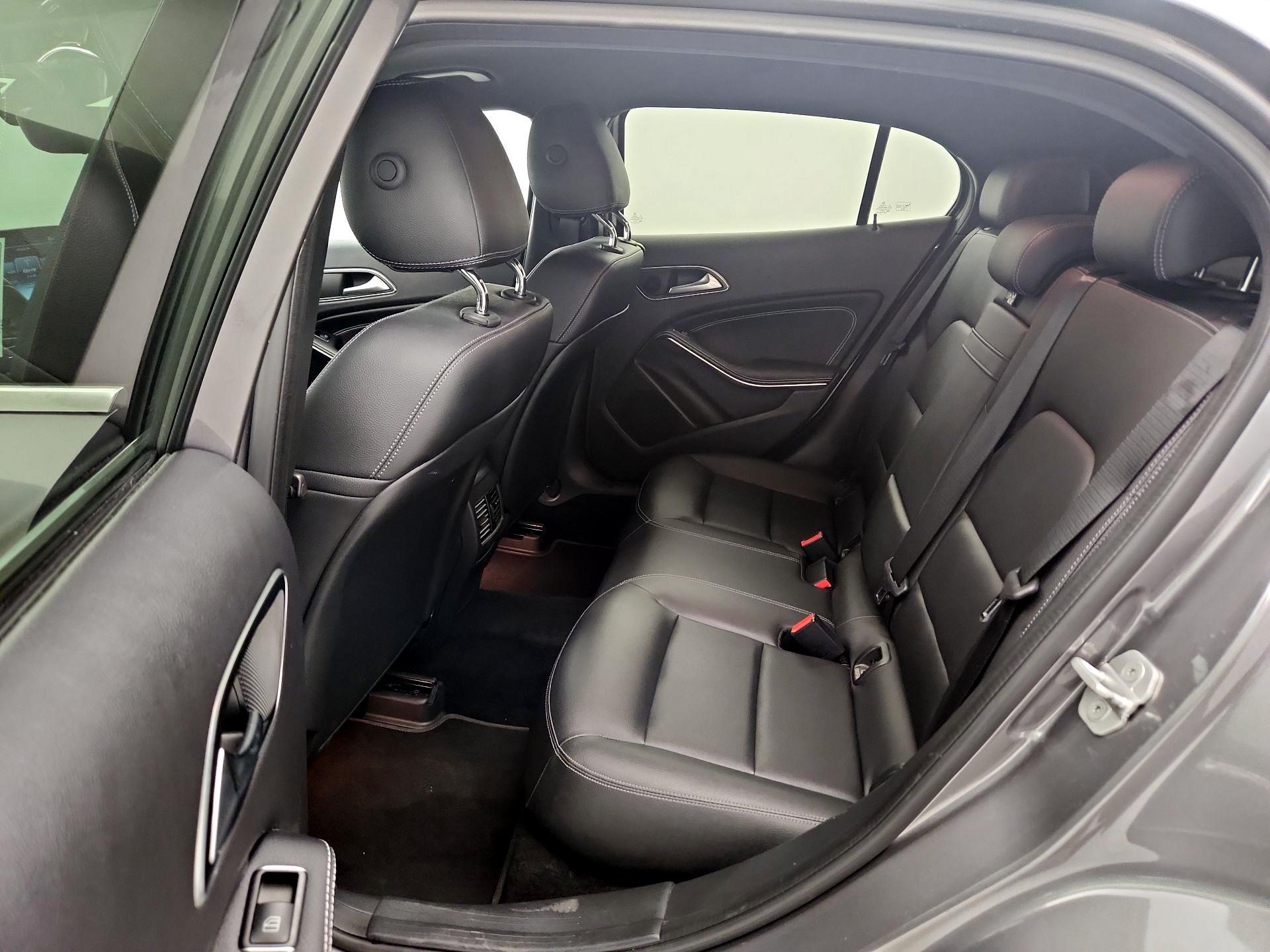 Thumbnail: 2016 Mercedes-Benz GLA - 20