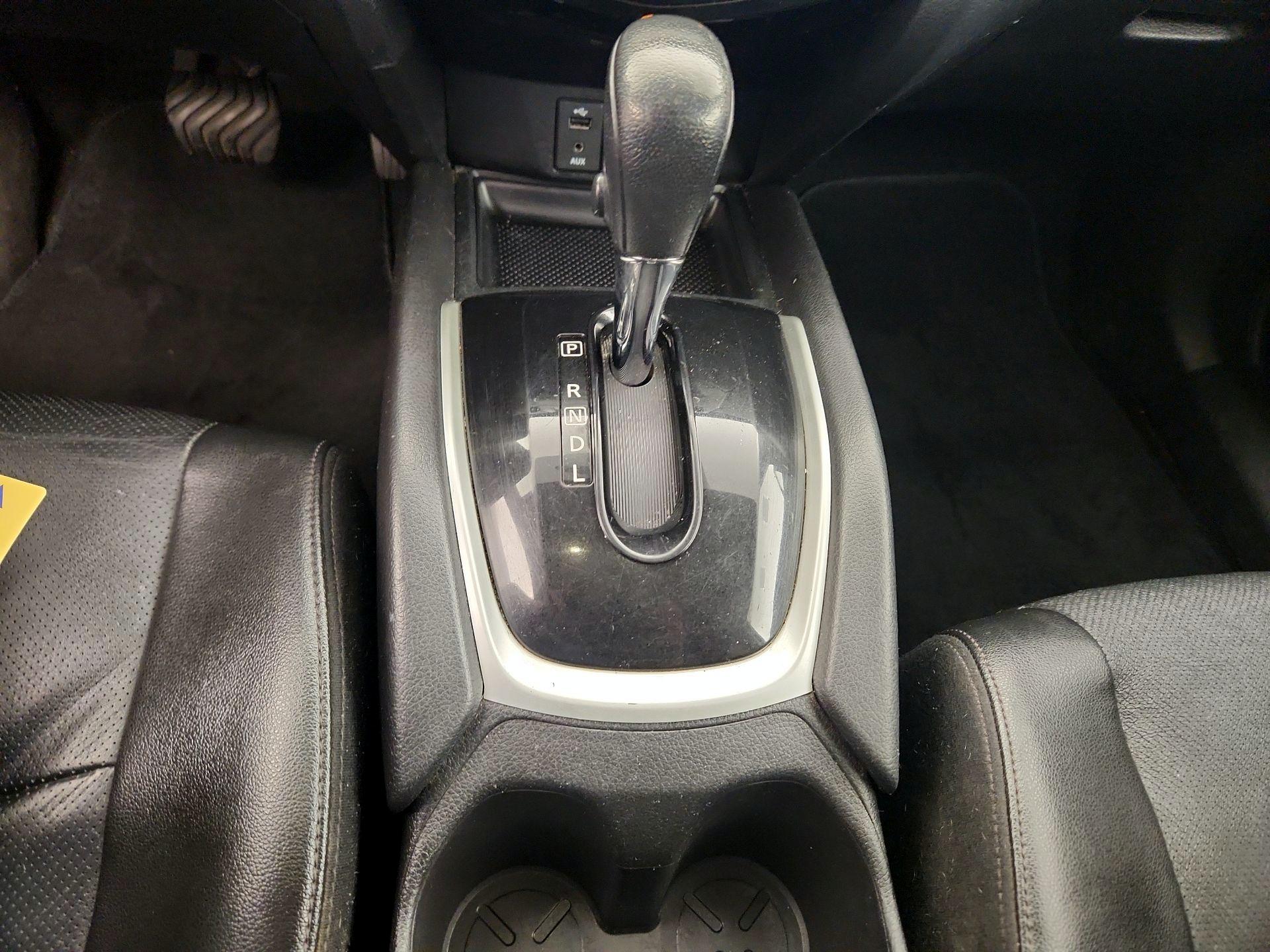 Thumbnail: 2016 Nissan Rogue - 18