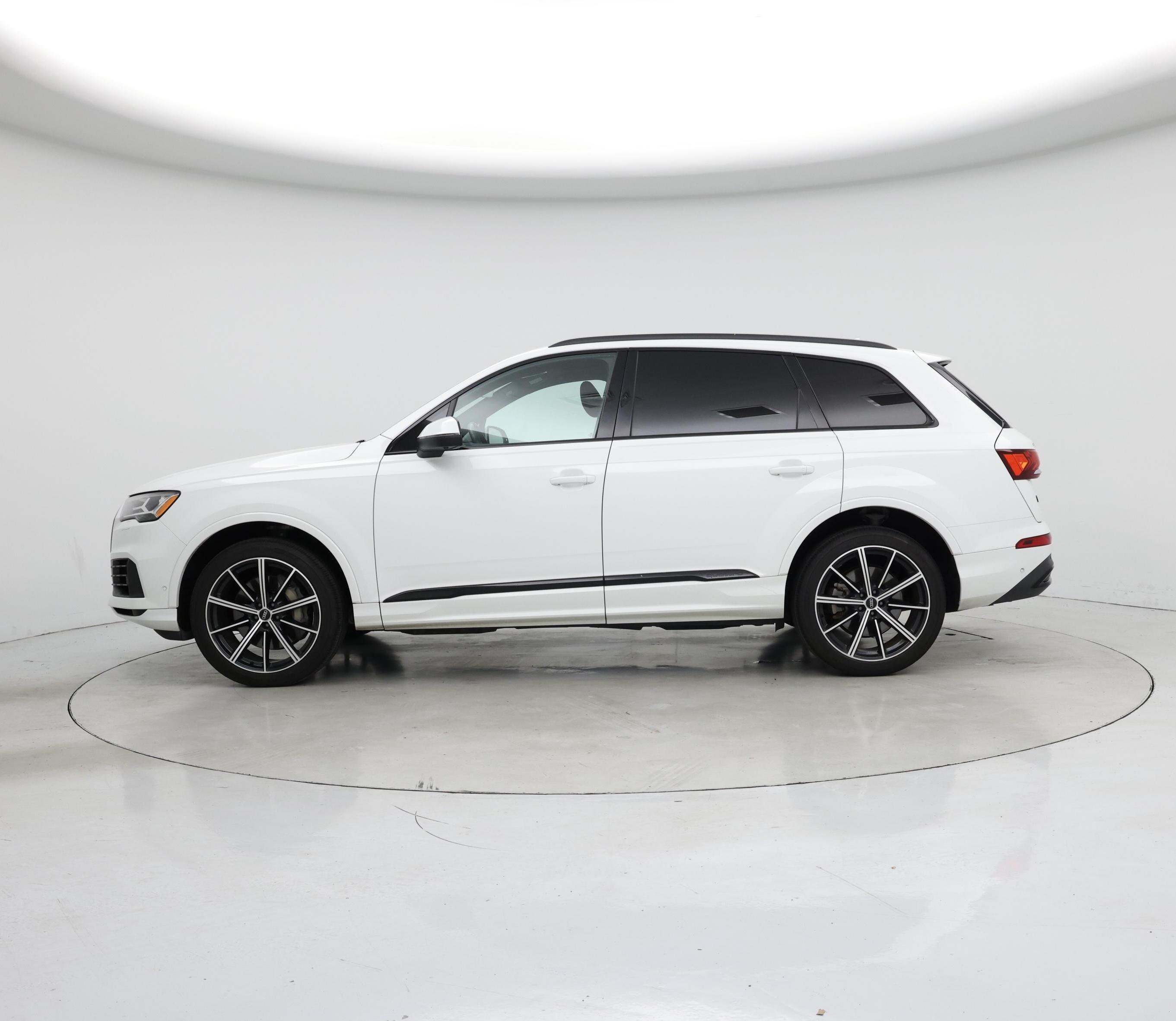 Thumbnail: 2021 Audi Q7 - 3