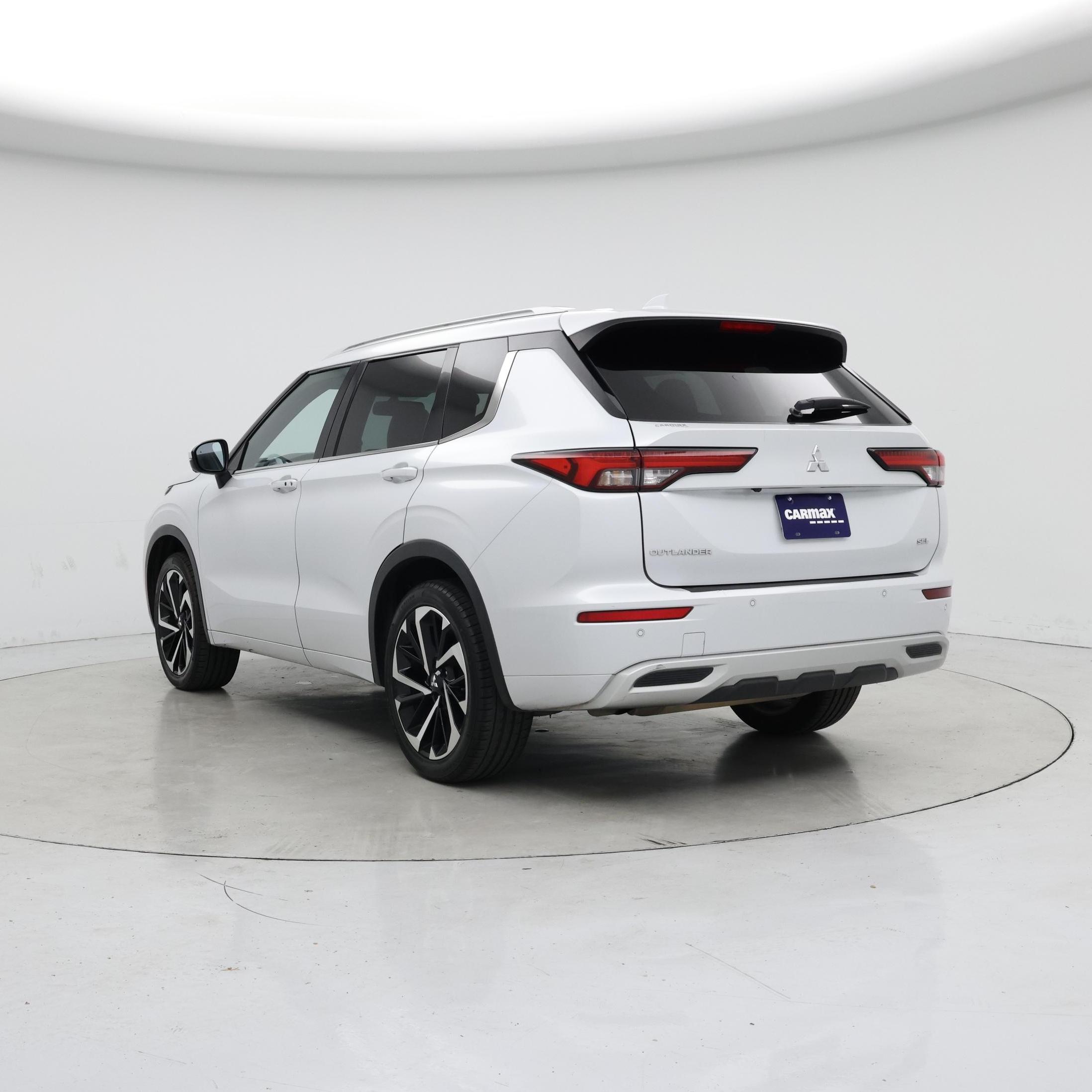Thumbnail: 2022 Mitsubishi Outlander - 2