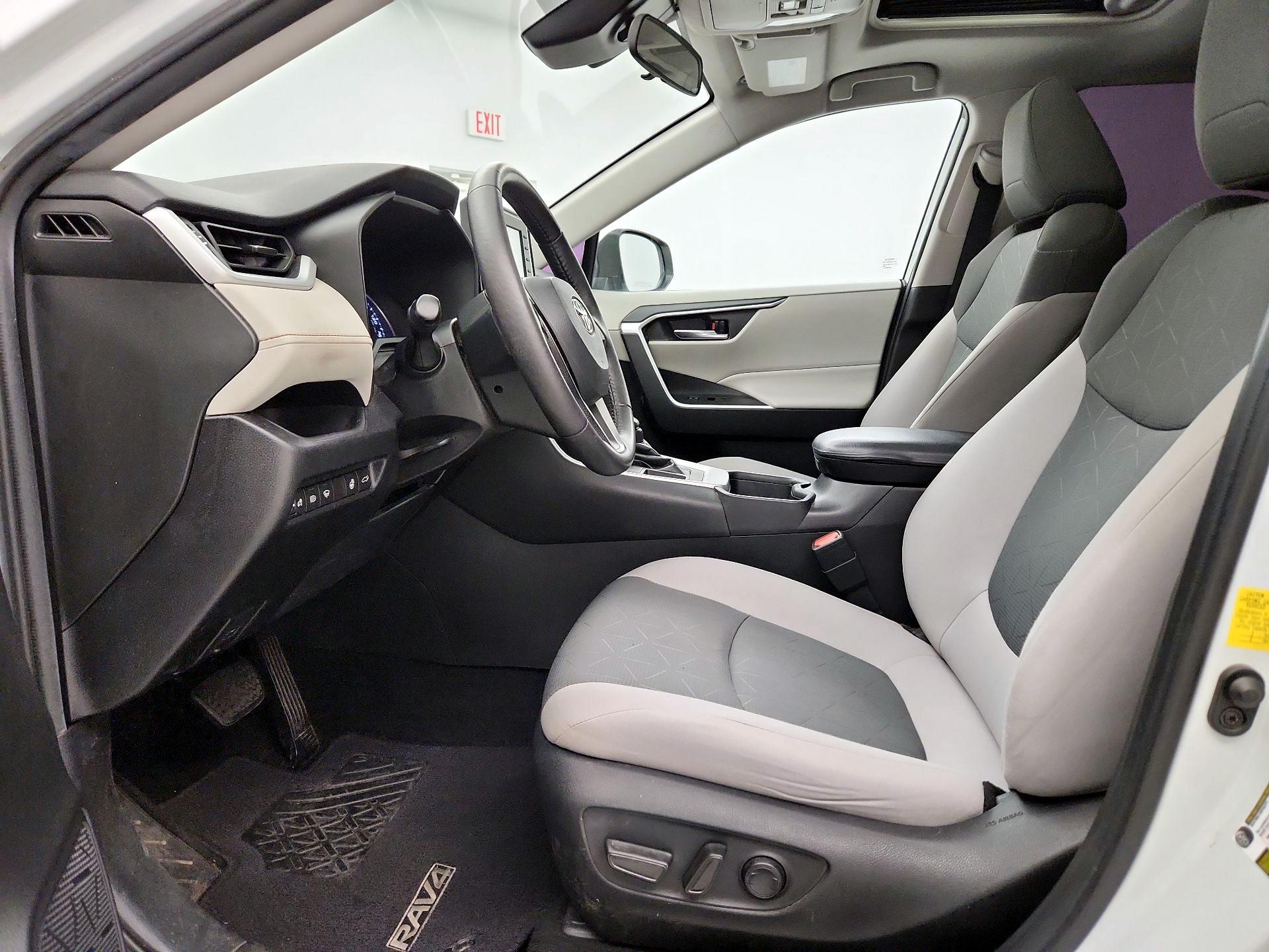 Thumbnail: 2021 Toyota RAV4 - 11