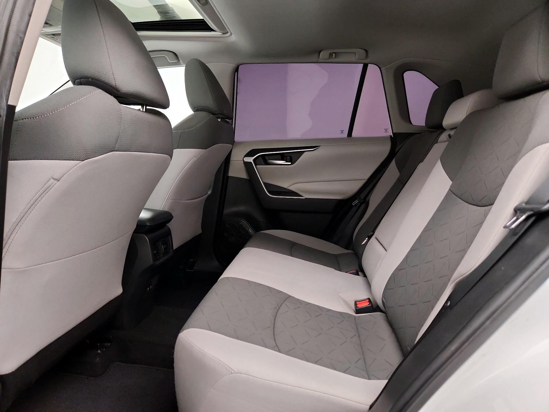 Thumbnail: 2021 Toyota RAV4 - 20