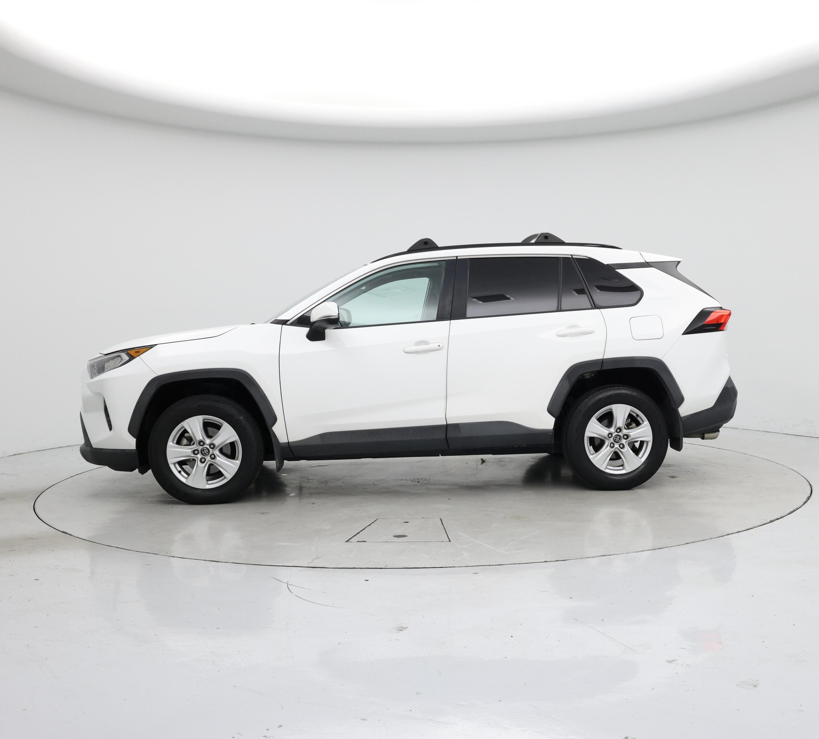 Thumbnail: 2021 Toyota RAV4 - 3
